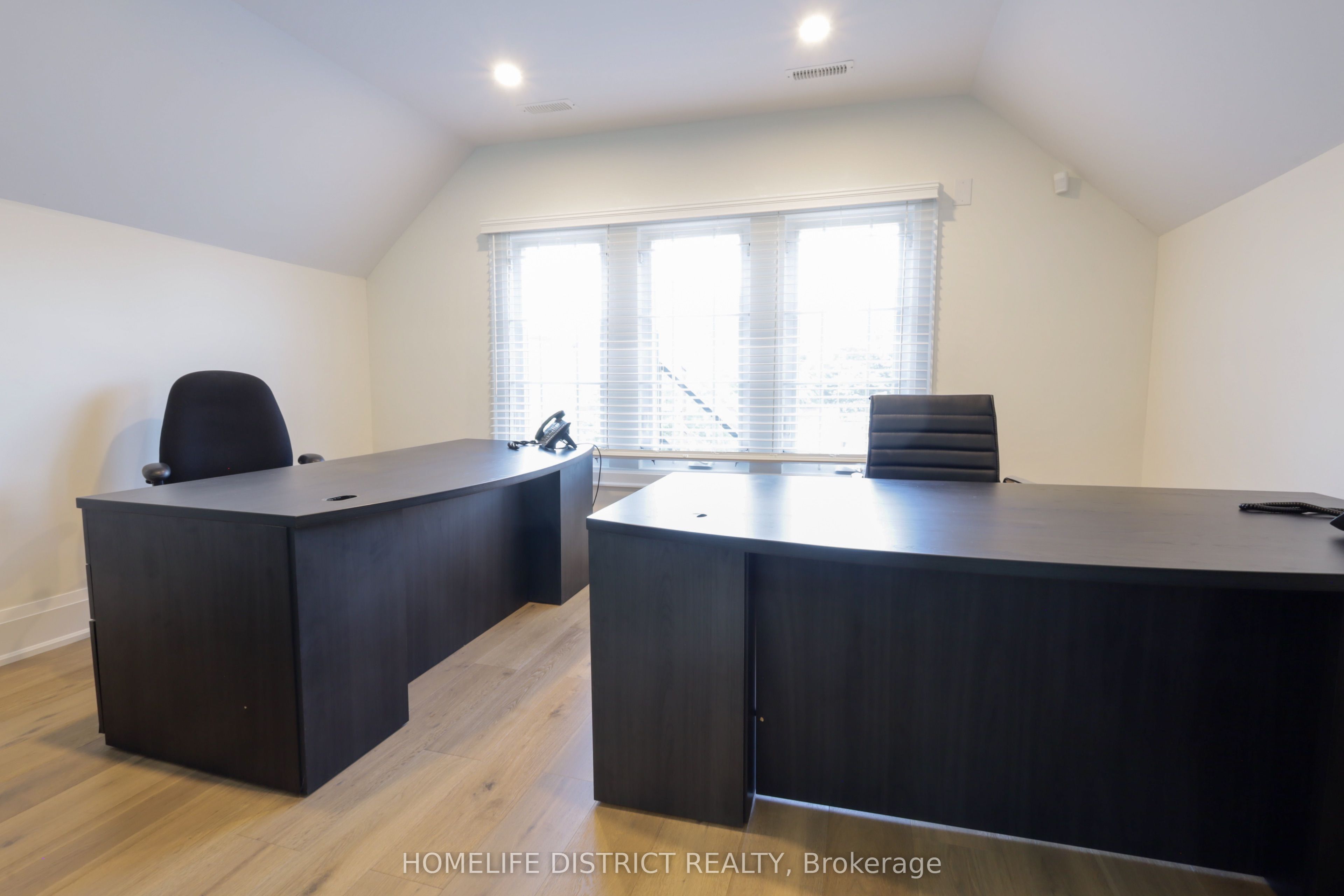 20 Elgin Street E Property Photo 12