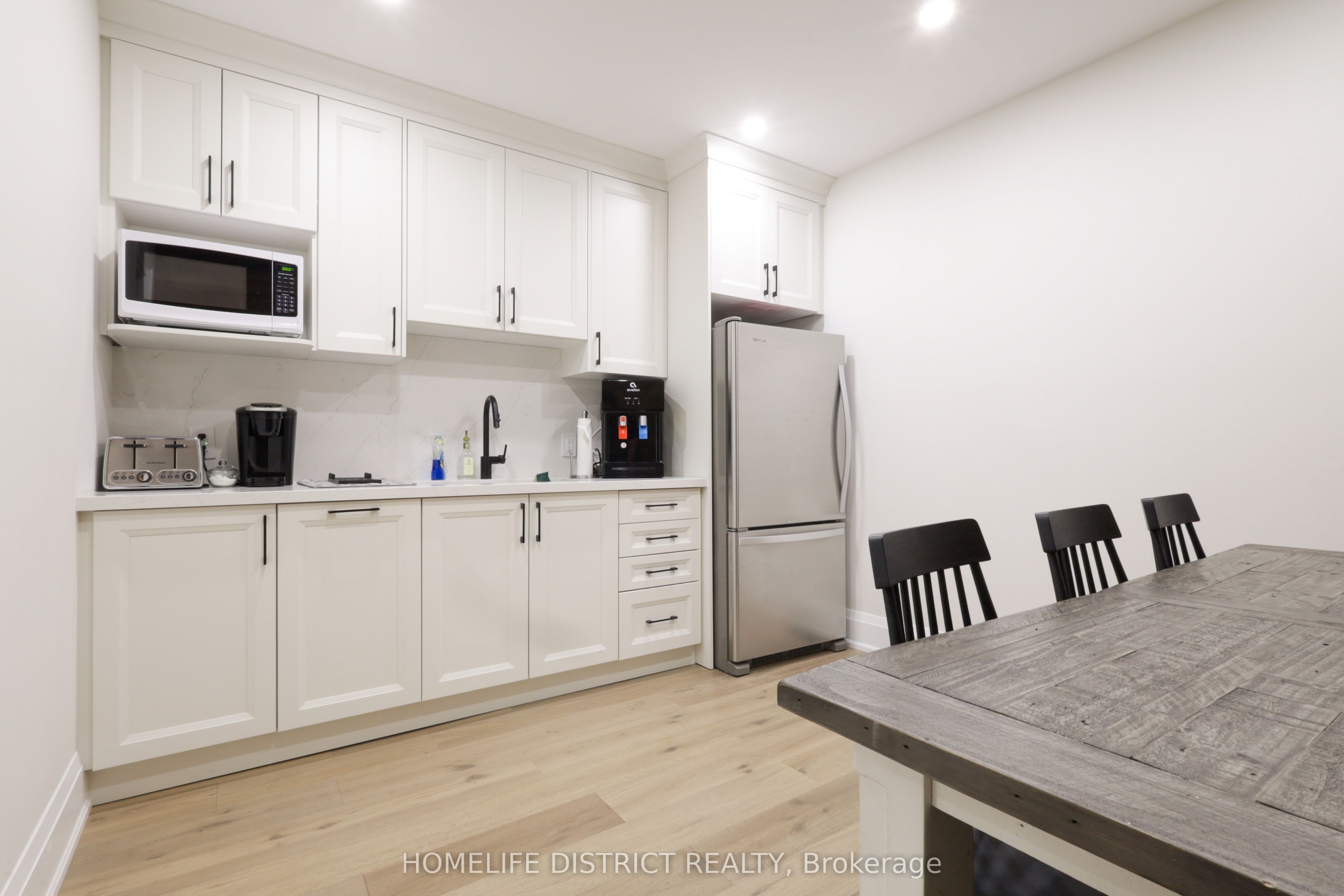 20 Elgin Street E Property Photo 14