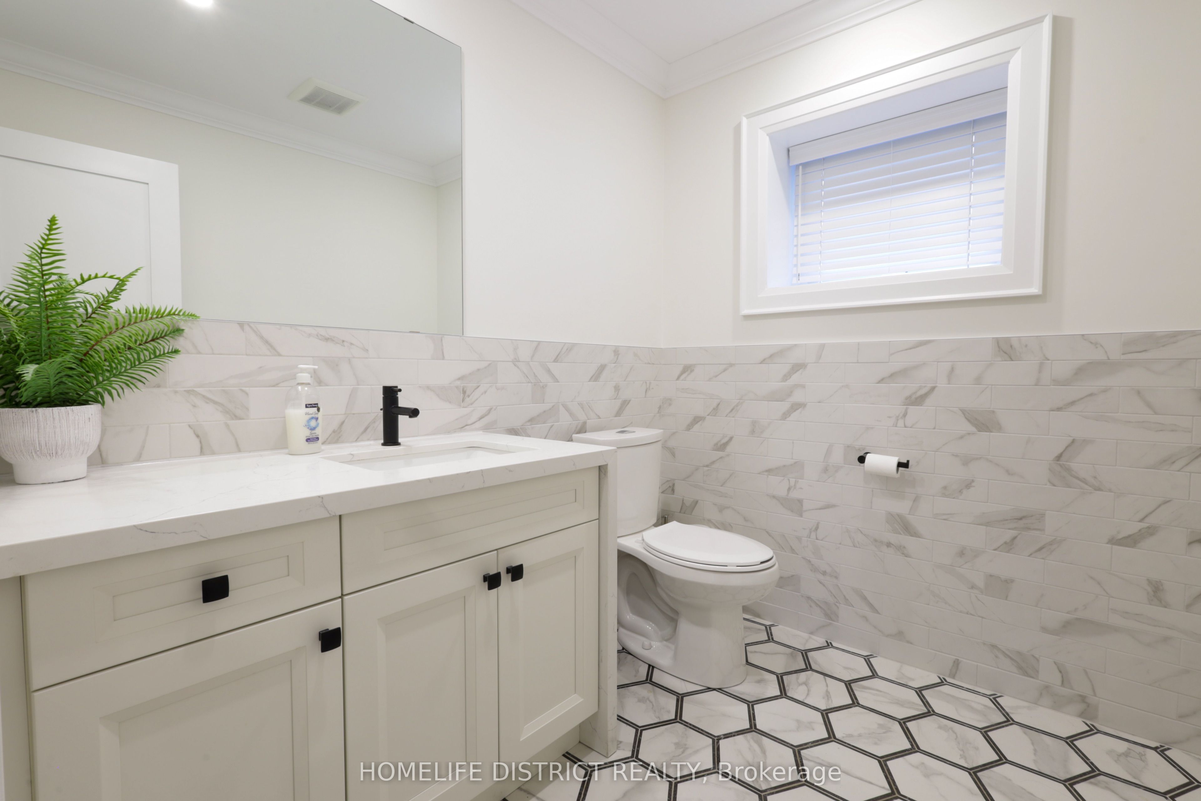 20 Elgin Street E Property Photo 19