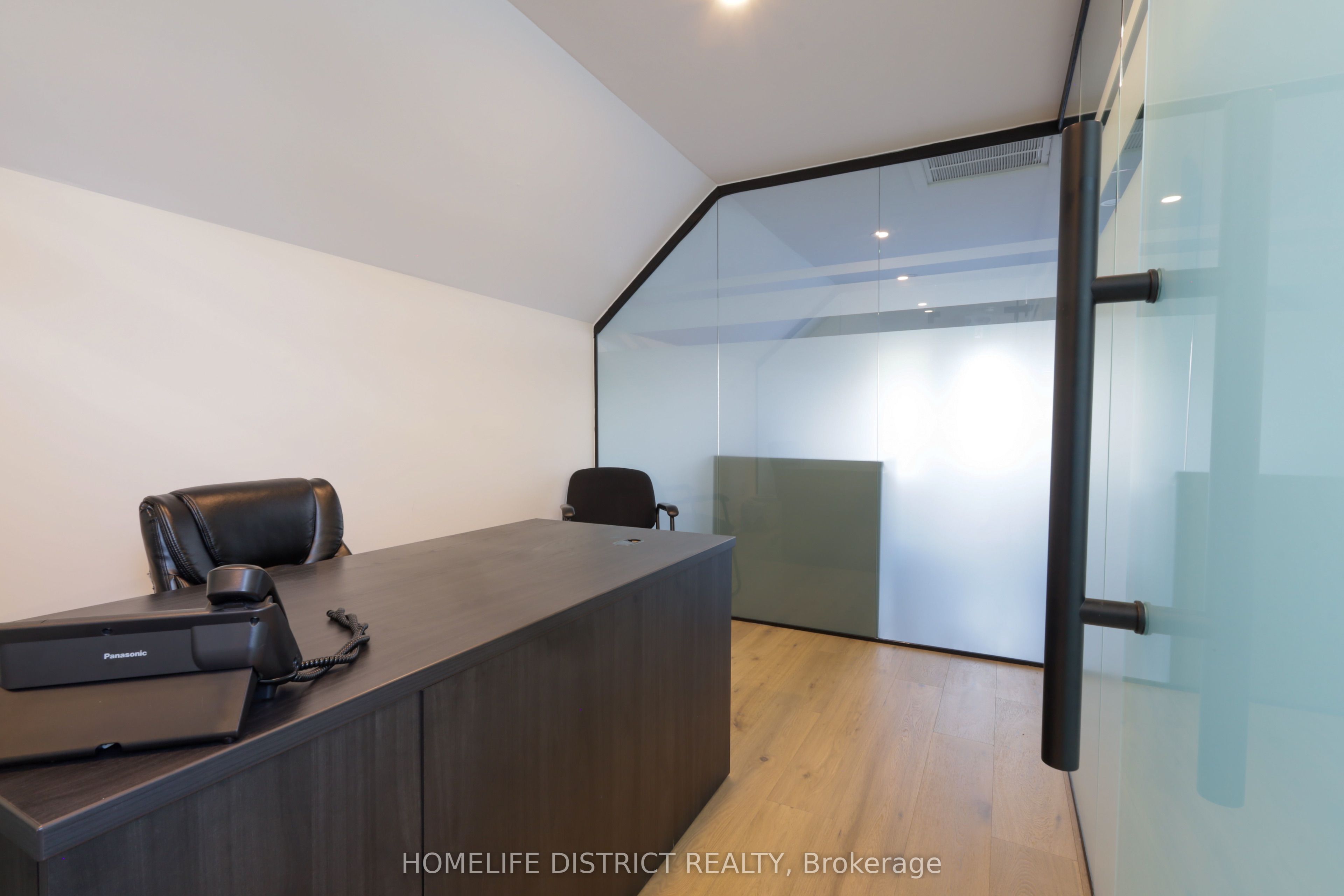 20 Elgin Street E Property Photo 20