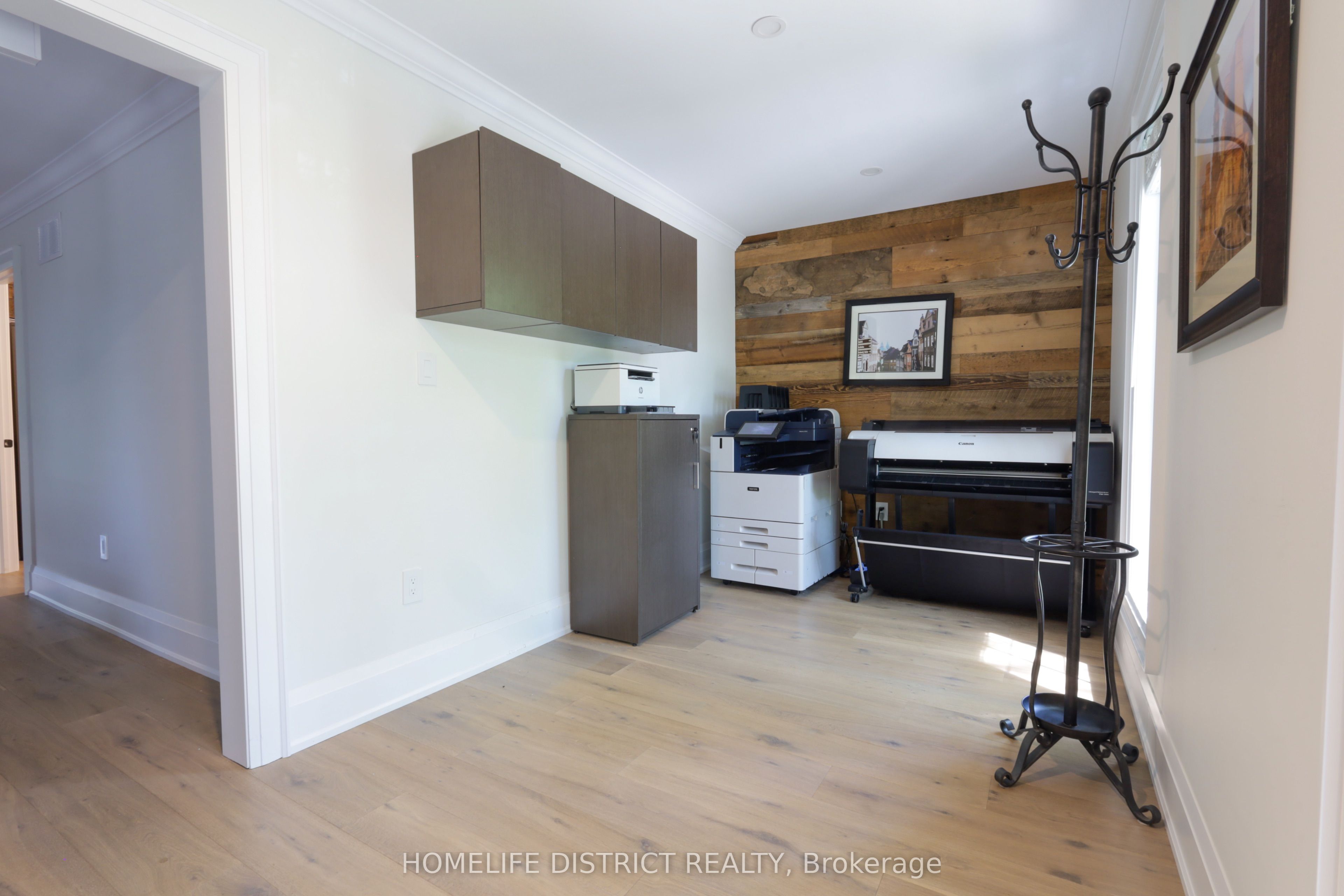 20 Elgin Street E Property Photo 21