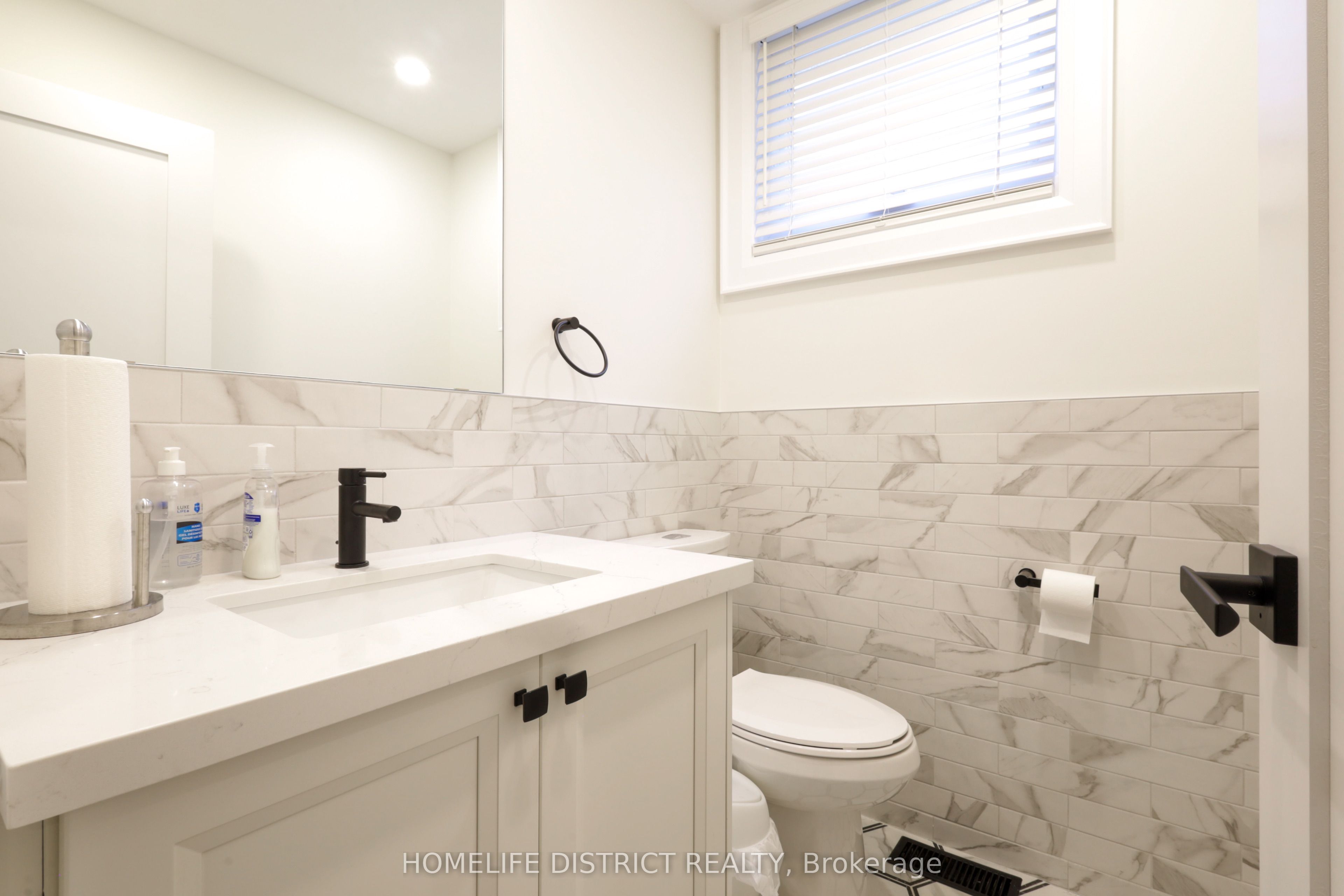 20 Elgin Street E Property Photo 28