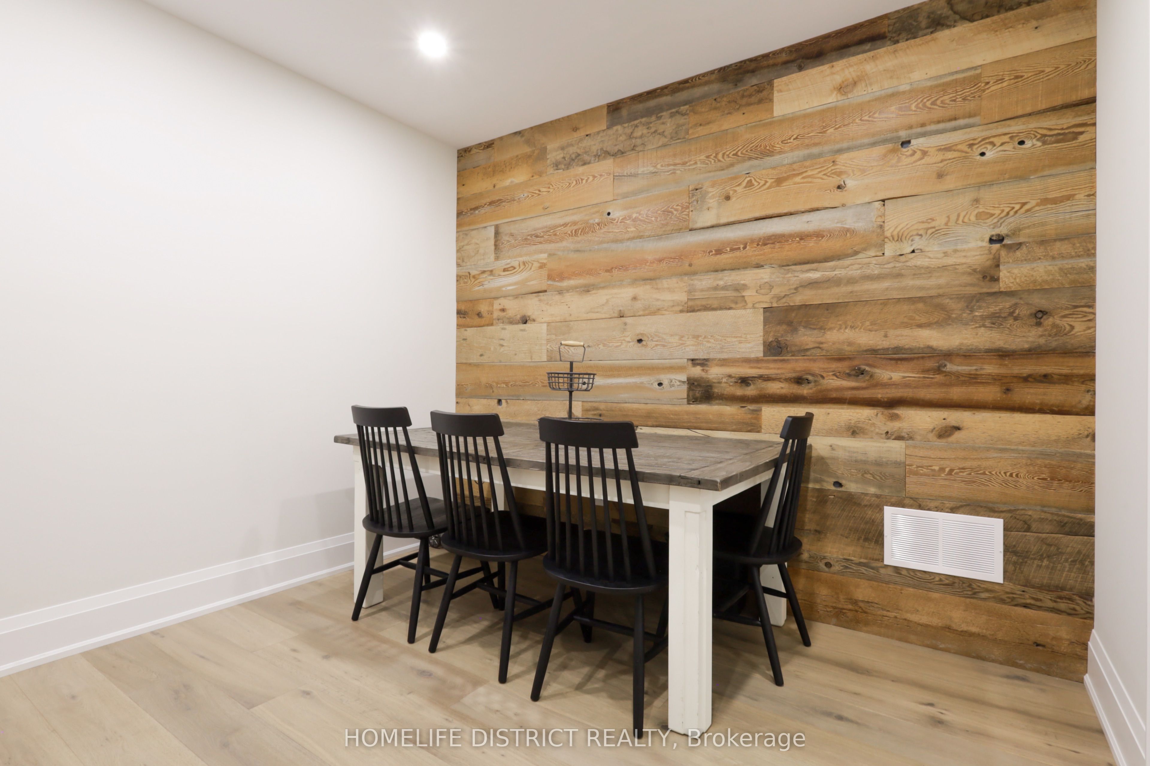 20 Elgin Street E Property Photo 29
