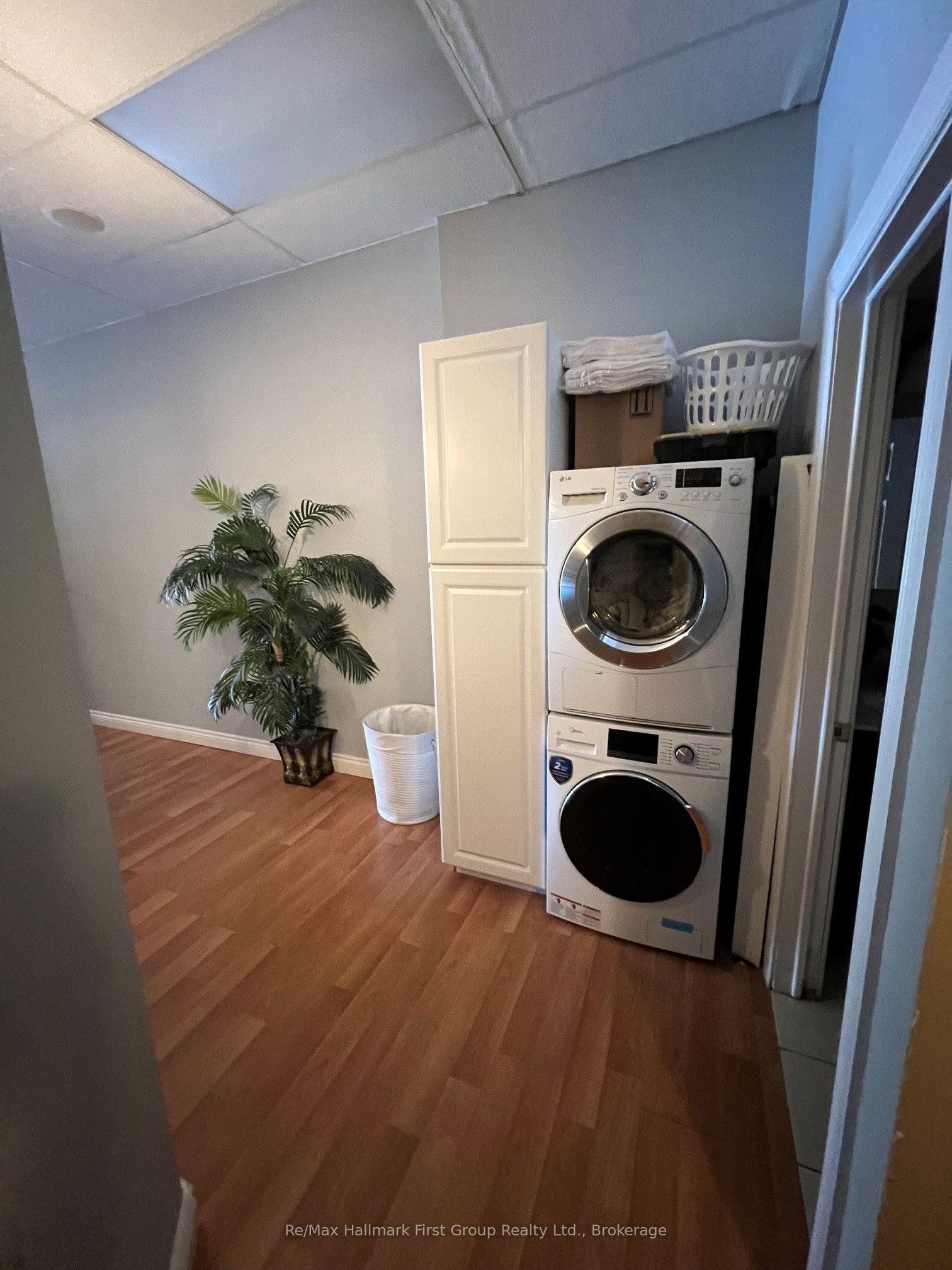 2066 Liverpool Road Property Photo 10