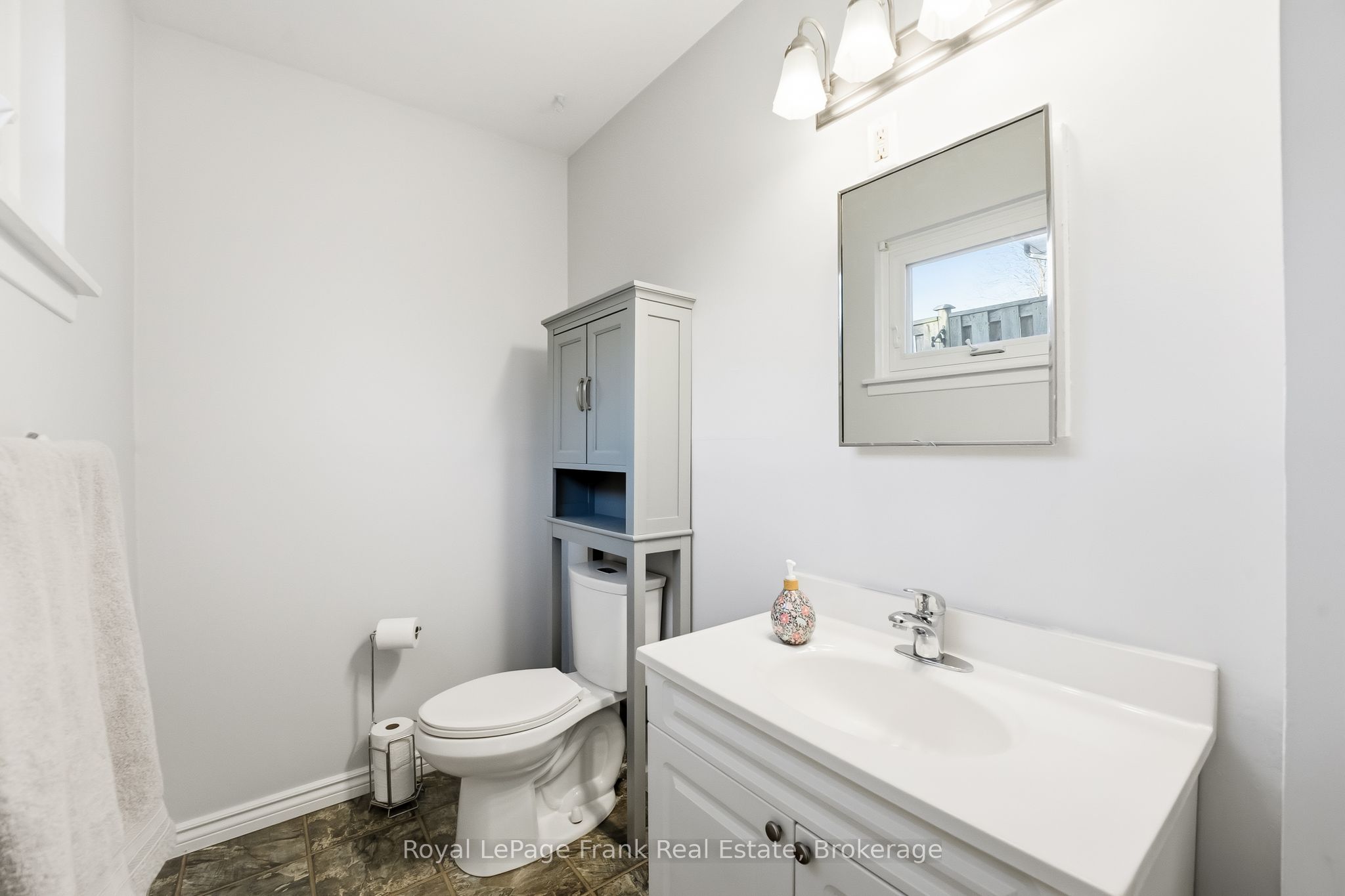489 Crestwood Drive Property Photo 25
