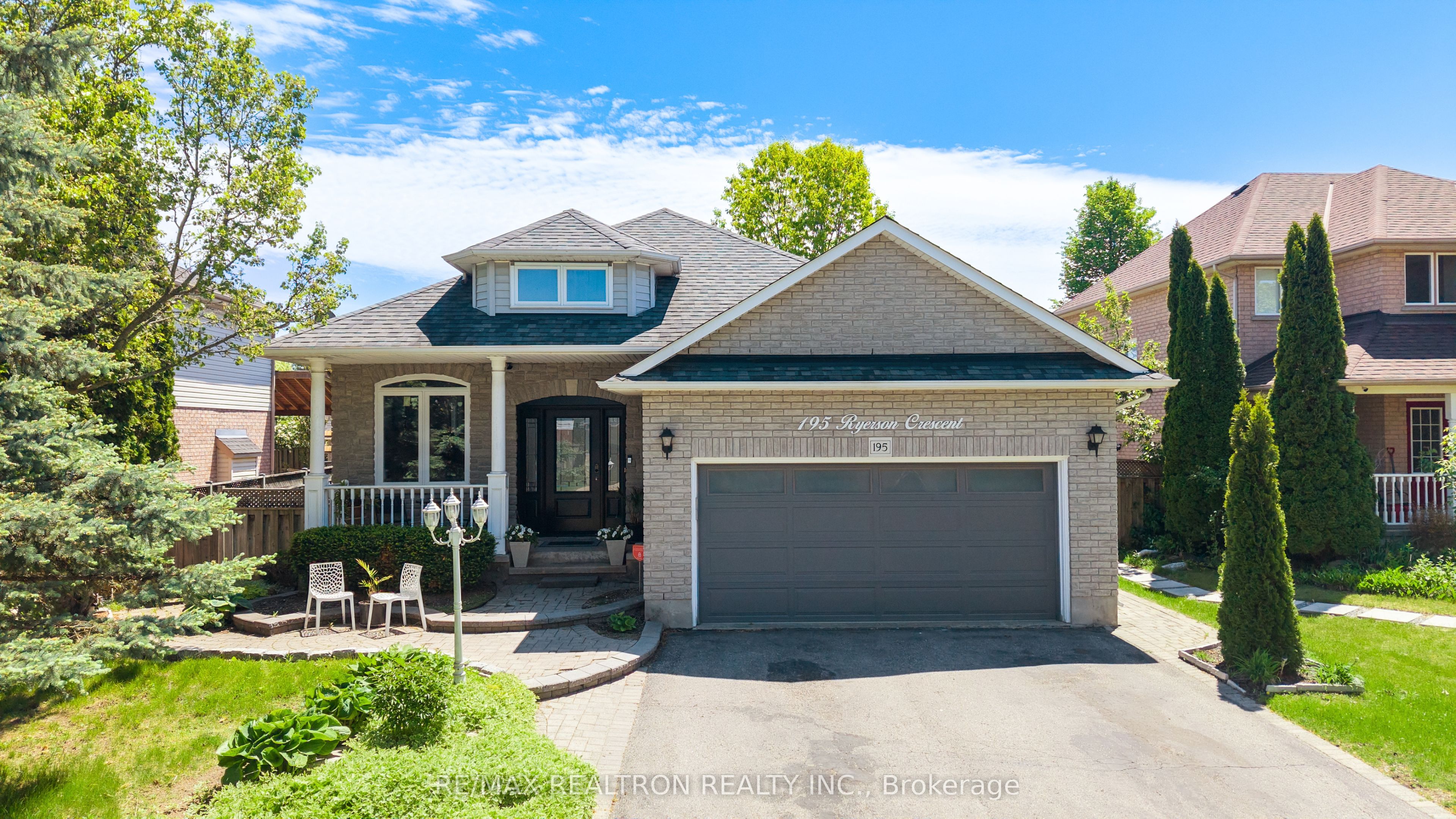195 Ryerson Crescent Property Photo 1