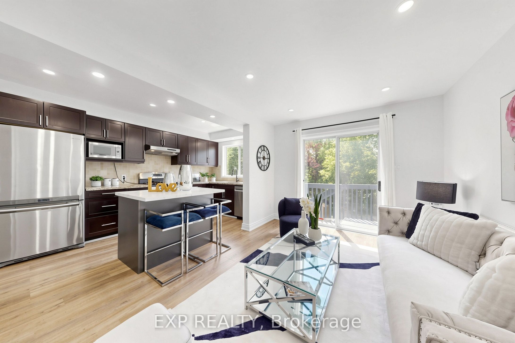 106 Smales Drive Property Photo 10