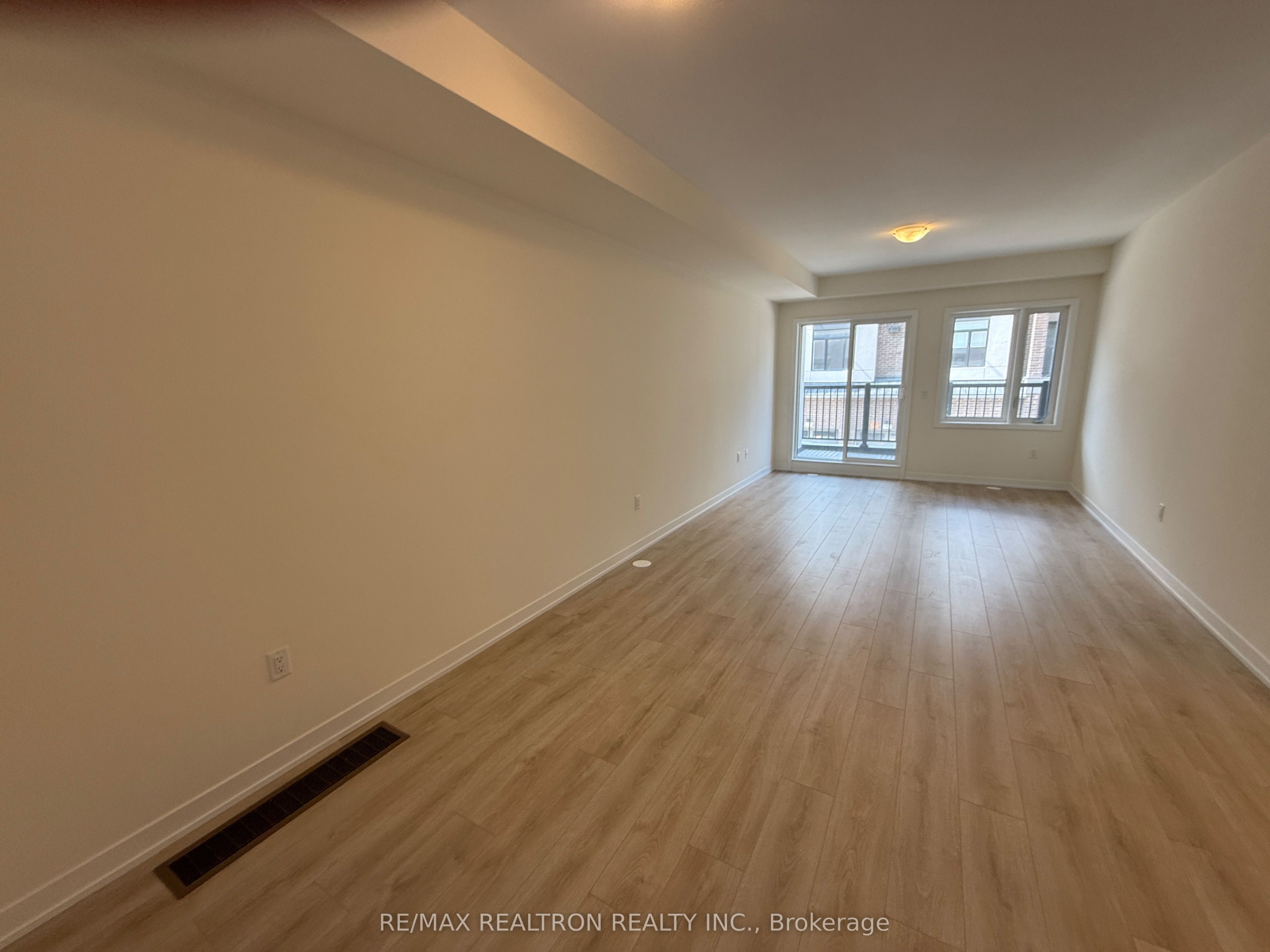 1695 Dersan Street E 1206 Property Photo 3
