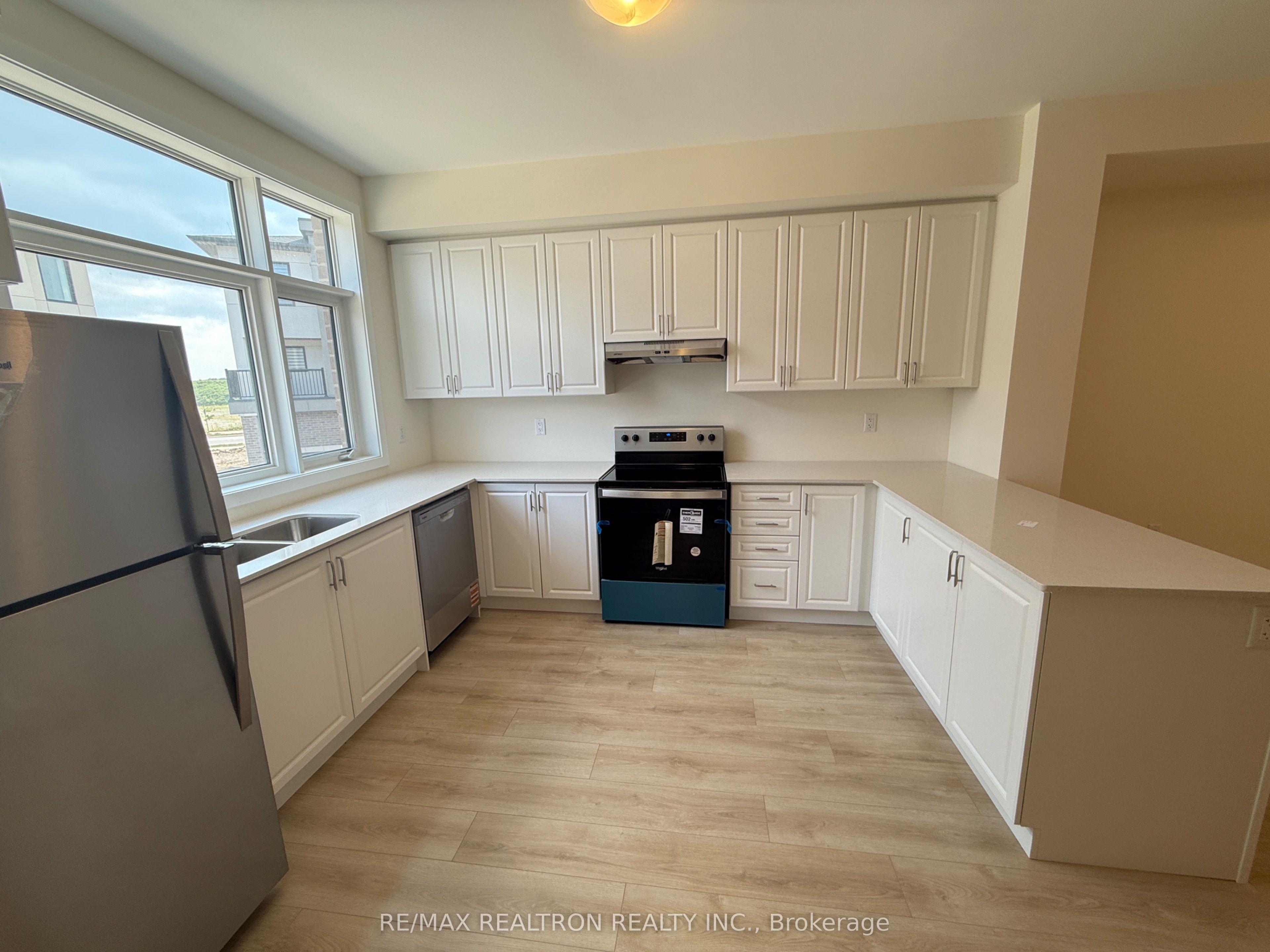 1695 Dersan Street E 1206 Property Photo 5
