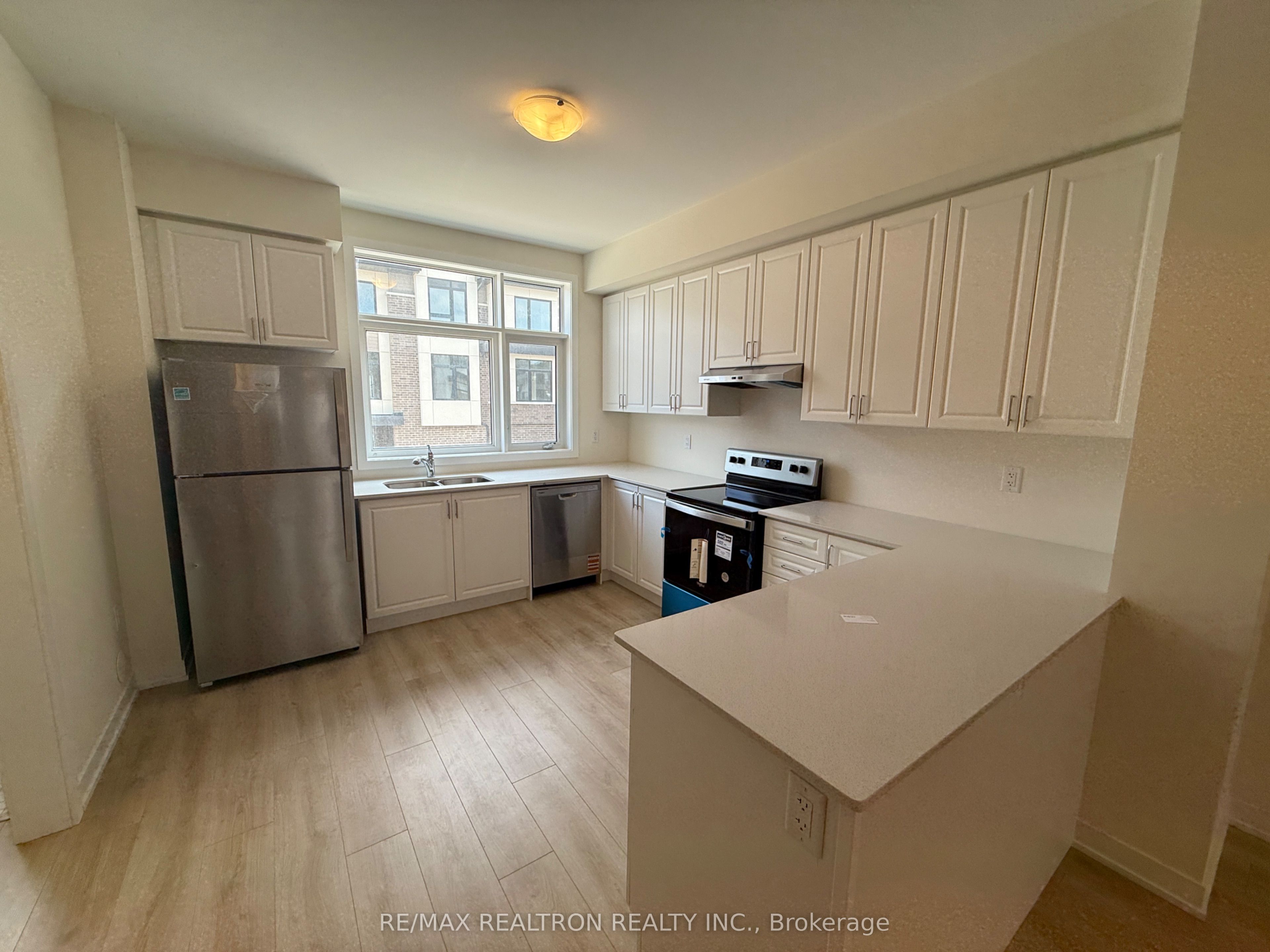 1695 Dersan Street E 1206 Property Photo 7