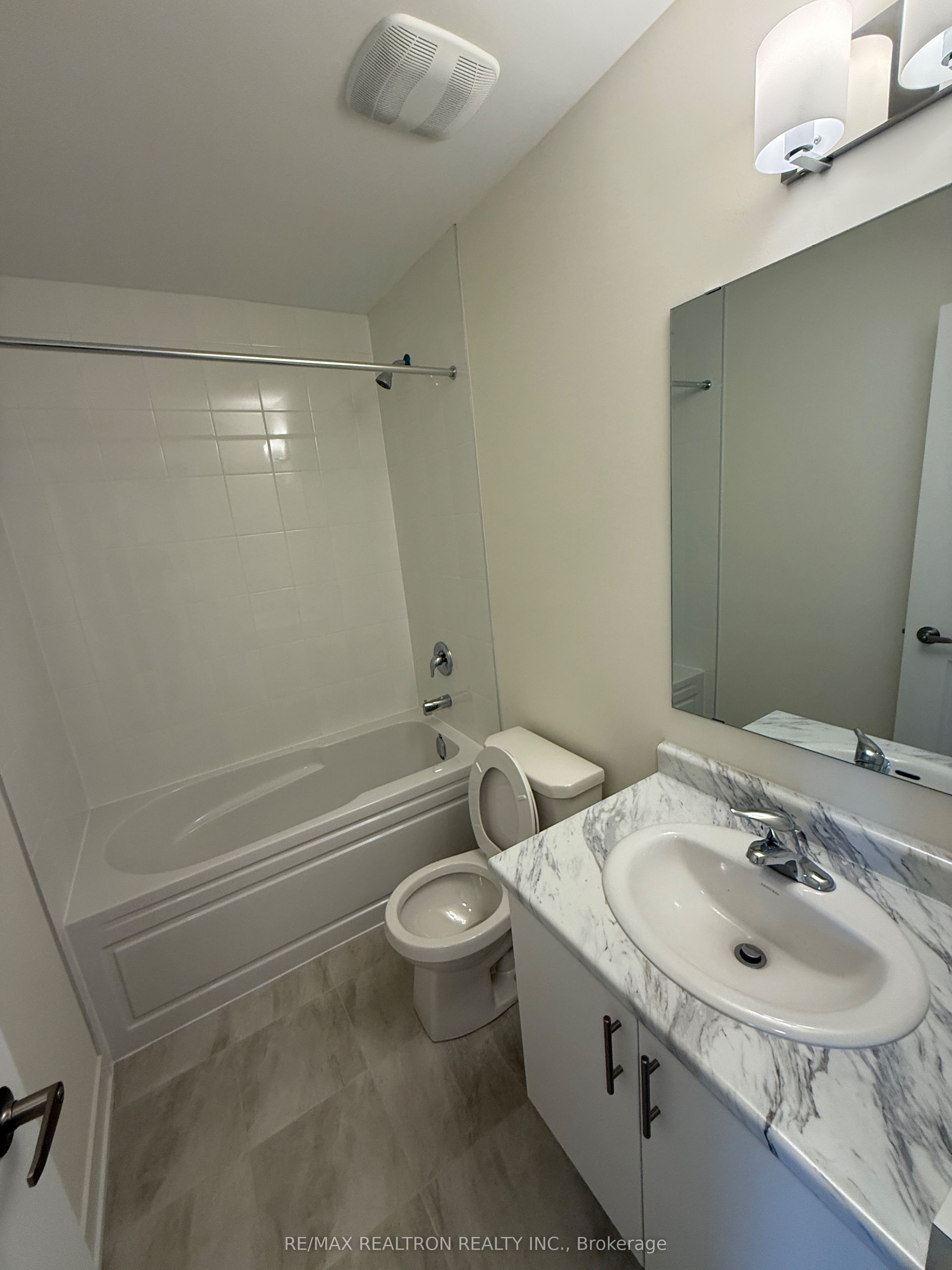 1695 Dersan Street E 1206 Property Photo 17