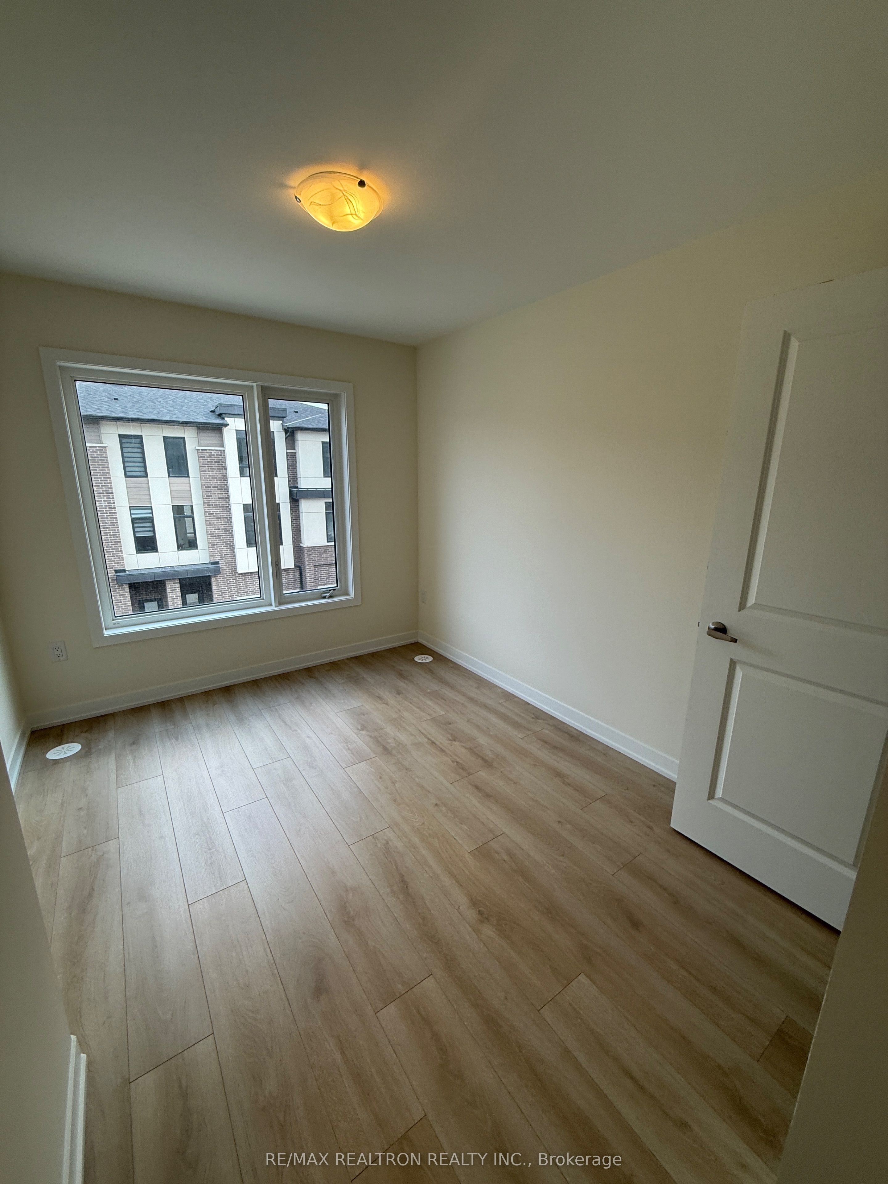 1695 Dersan Street E 1206 Property Photo 18