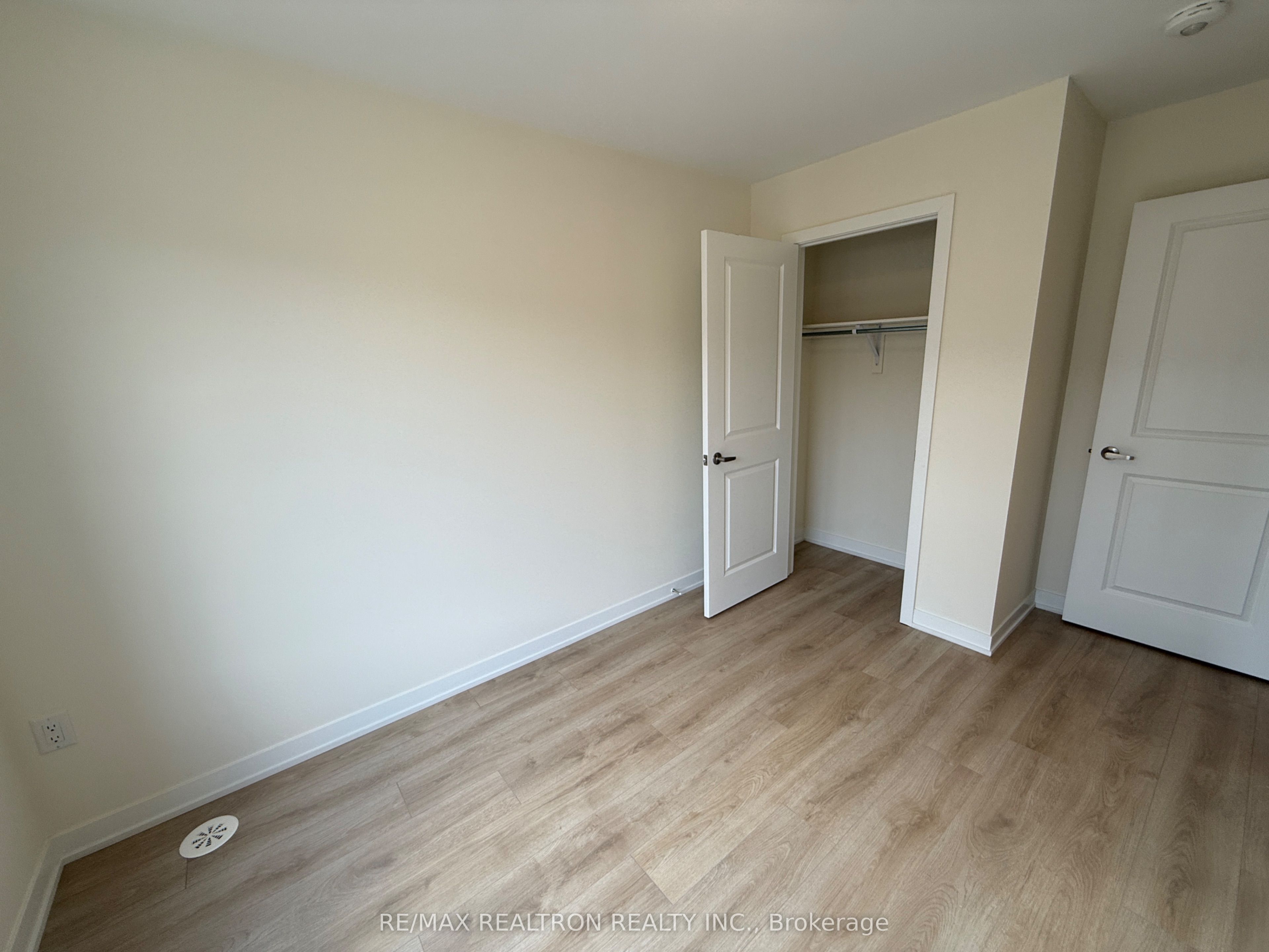 1695 Dersan Street E 1206 Property Photo 19