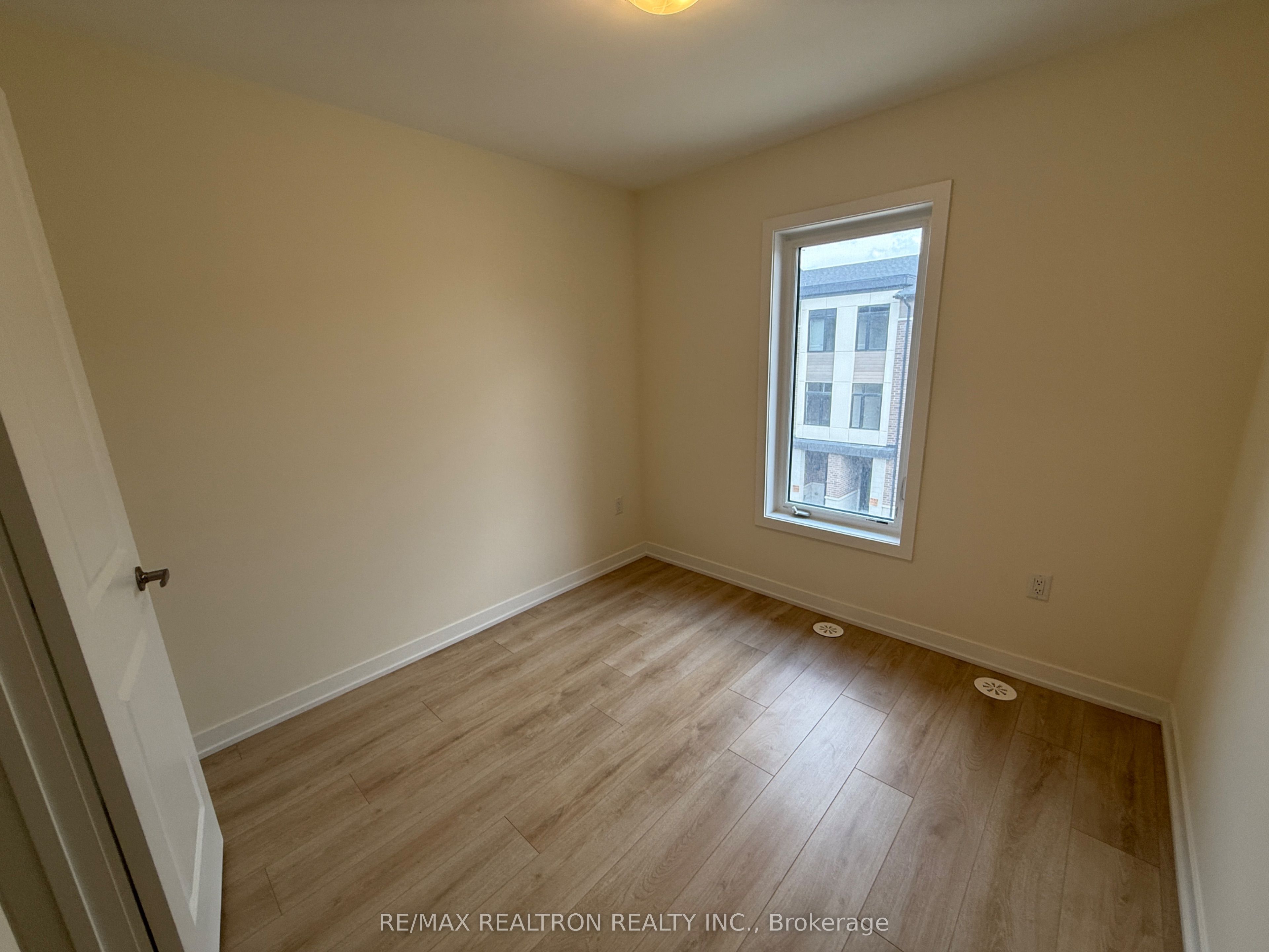1695 Dersan Street E 1206 Property Photo 20