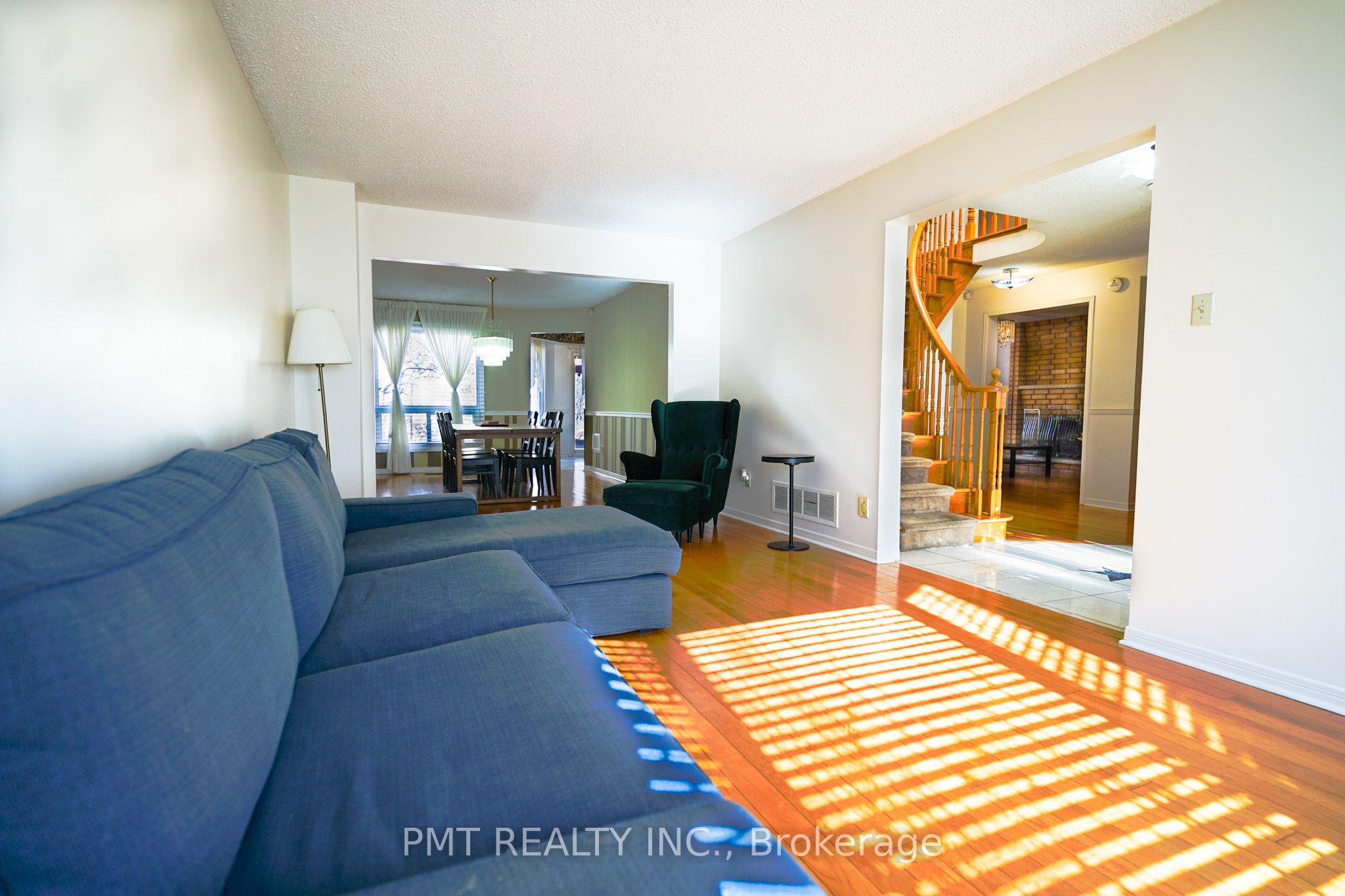 26 Dartmoor Drive Main Property Photo 4