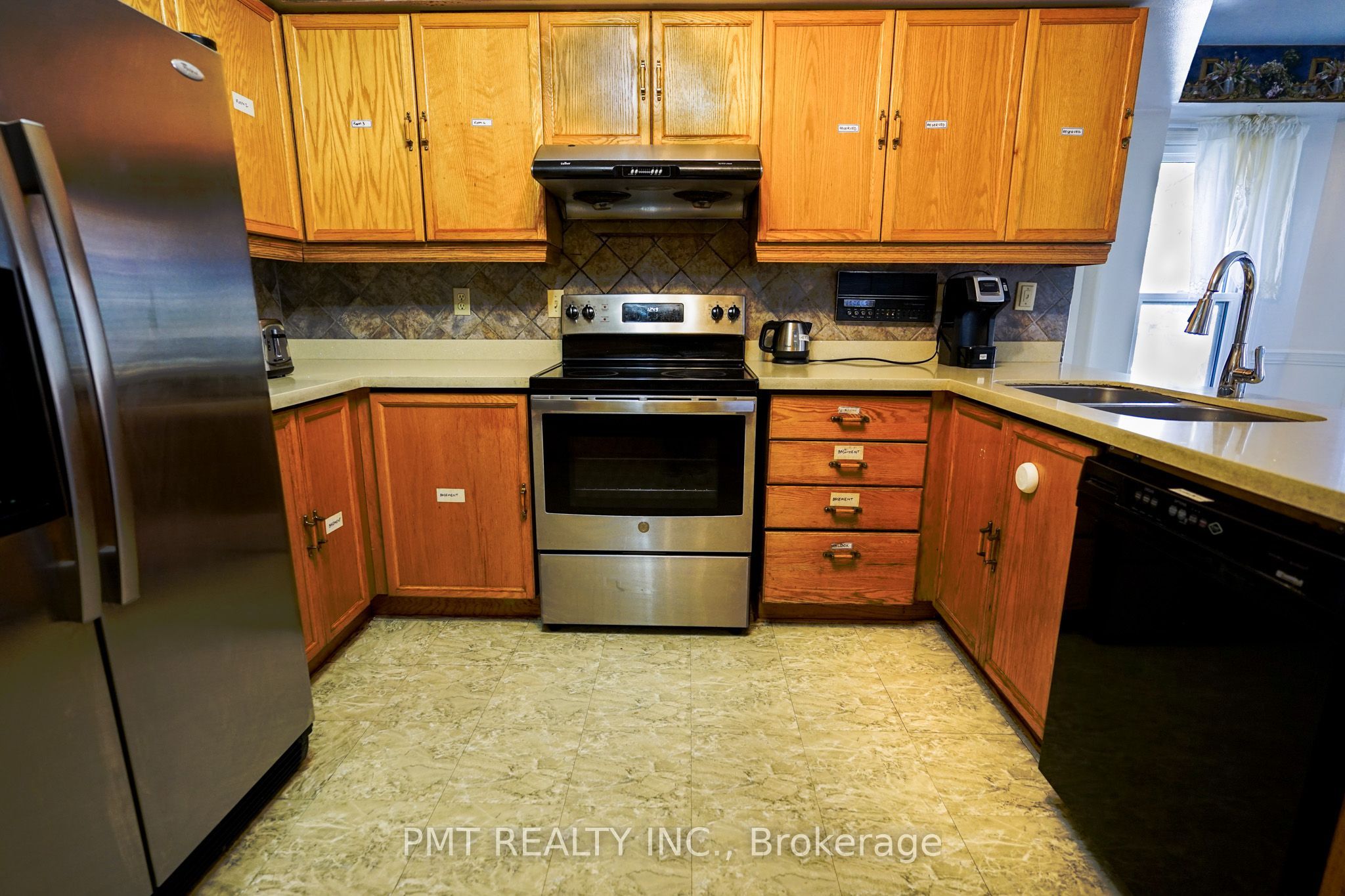 26 Dartmoor Drive Main Property Photo 6