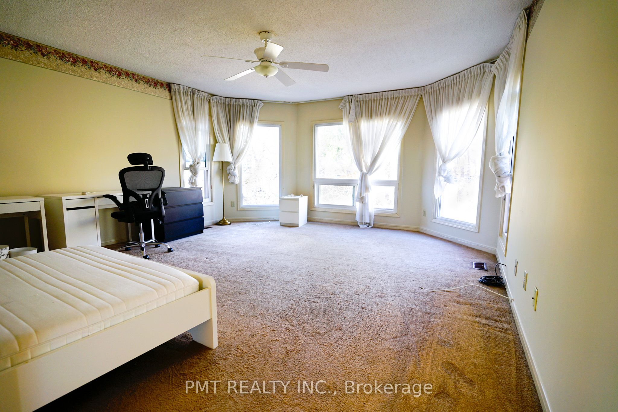 26 Dartmoor Drive Main Property Photo 11