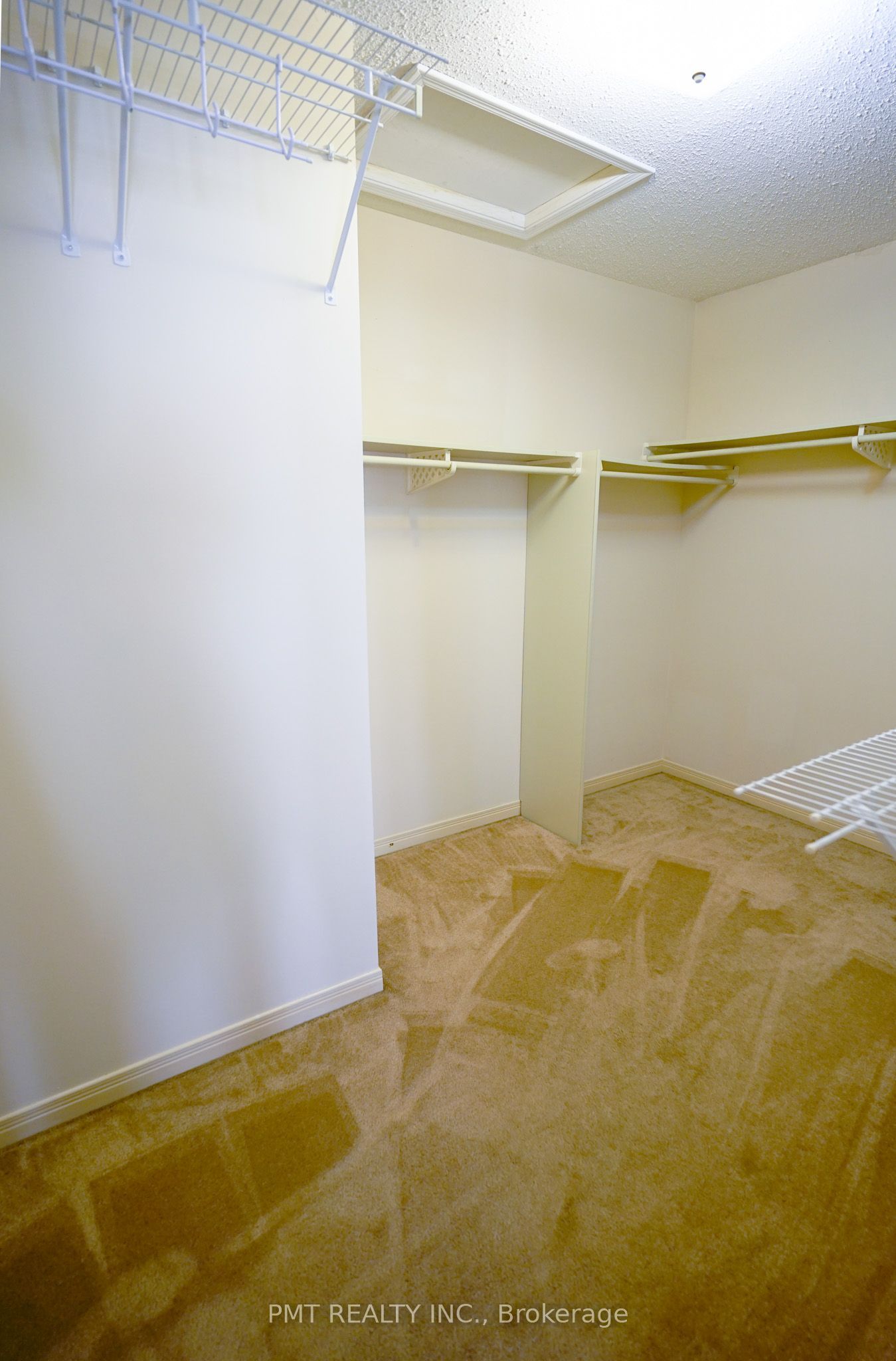 26 Dartmoor Drive Main Property Photo 13