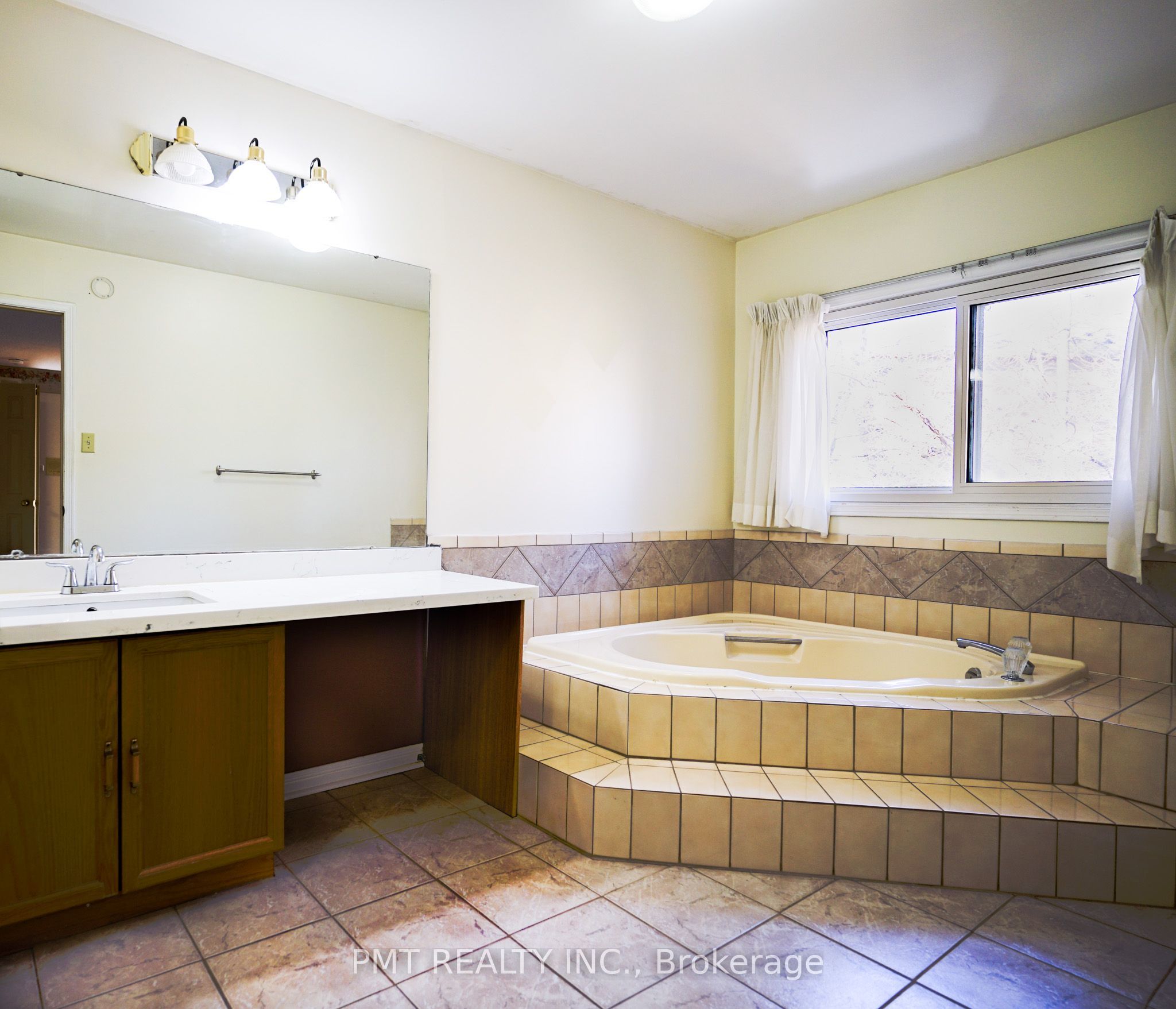 26 Dartmoor Drive Main Property Photo 15