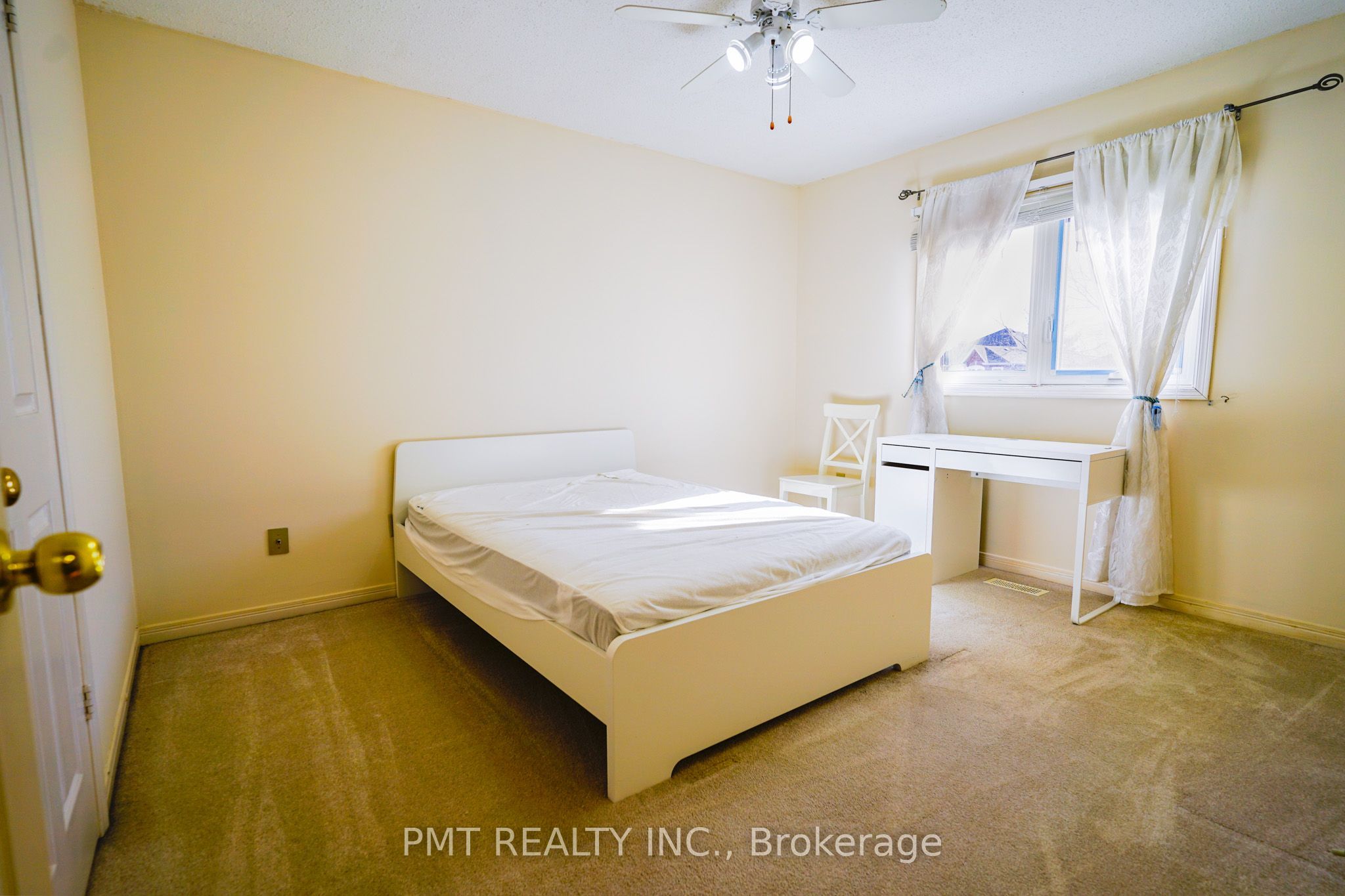 26 Dartmoor Drive Main Property Photo 16