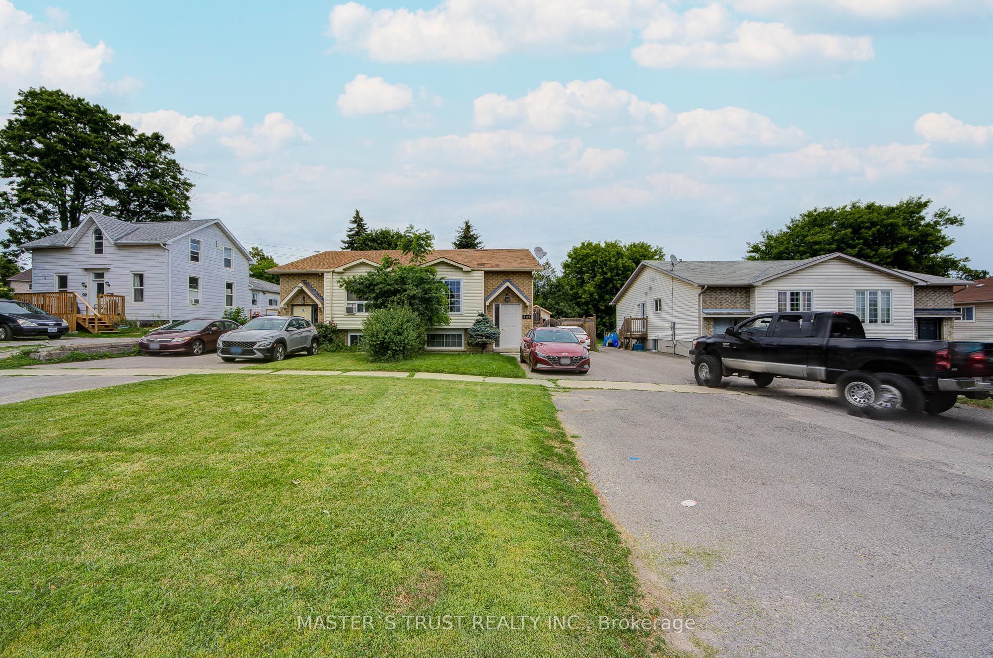 1179 Simcoe Street S Unit 2 Property Photo 3