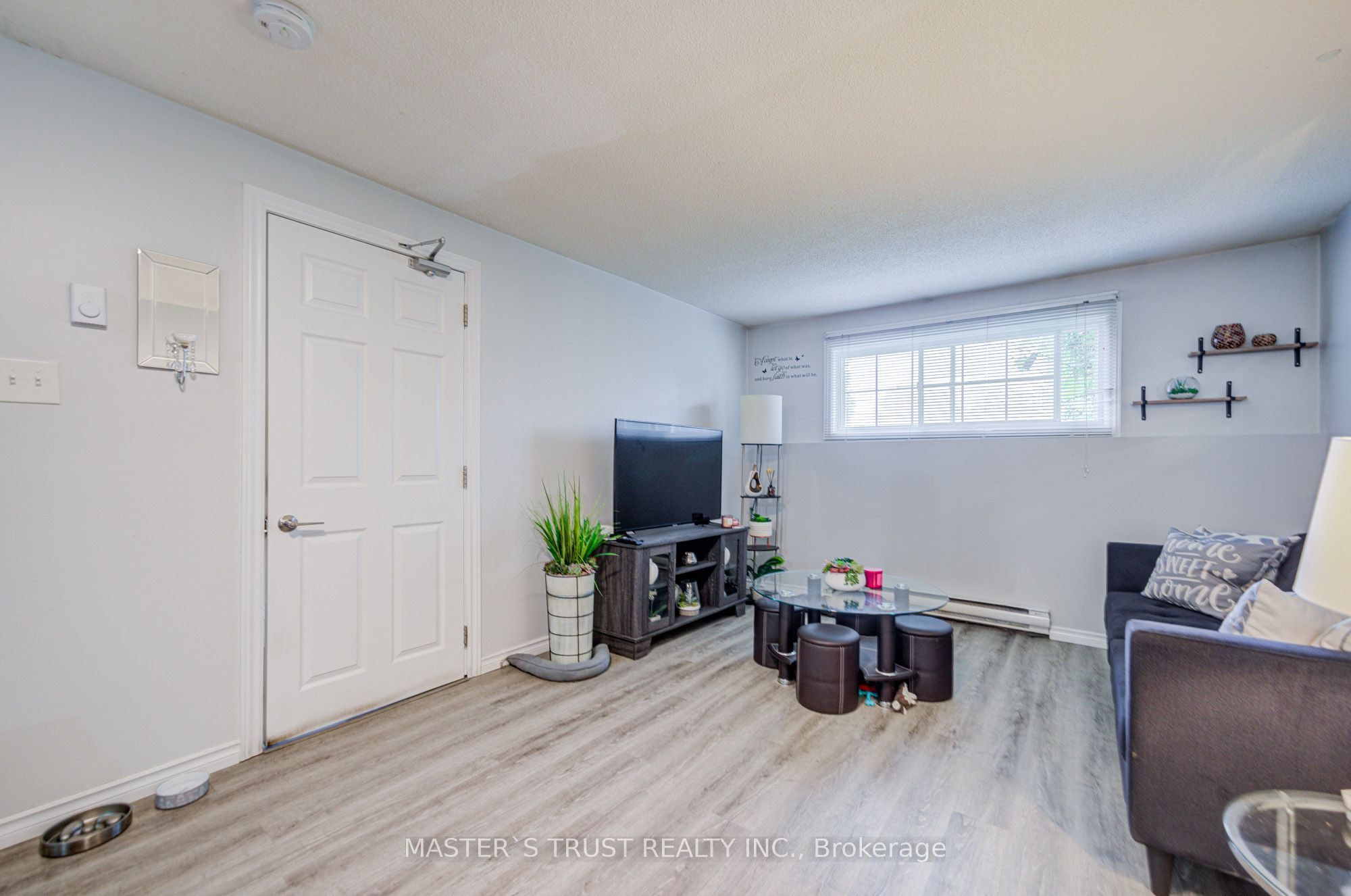 1179 Simcoe Street S Unit 2 Property Photo 6