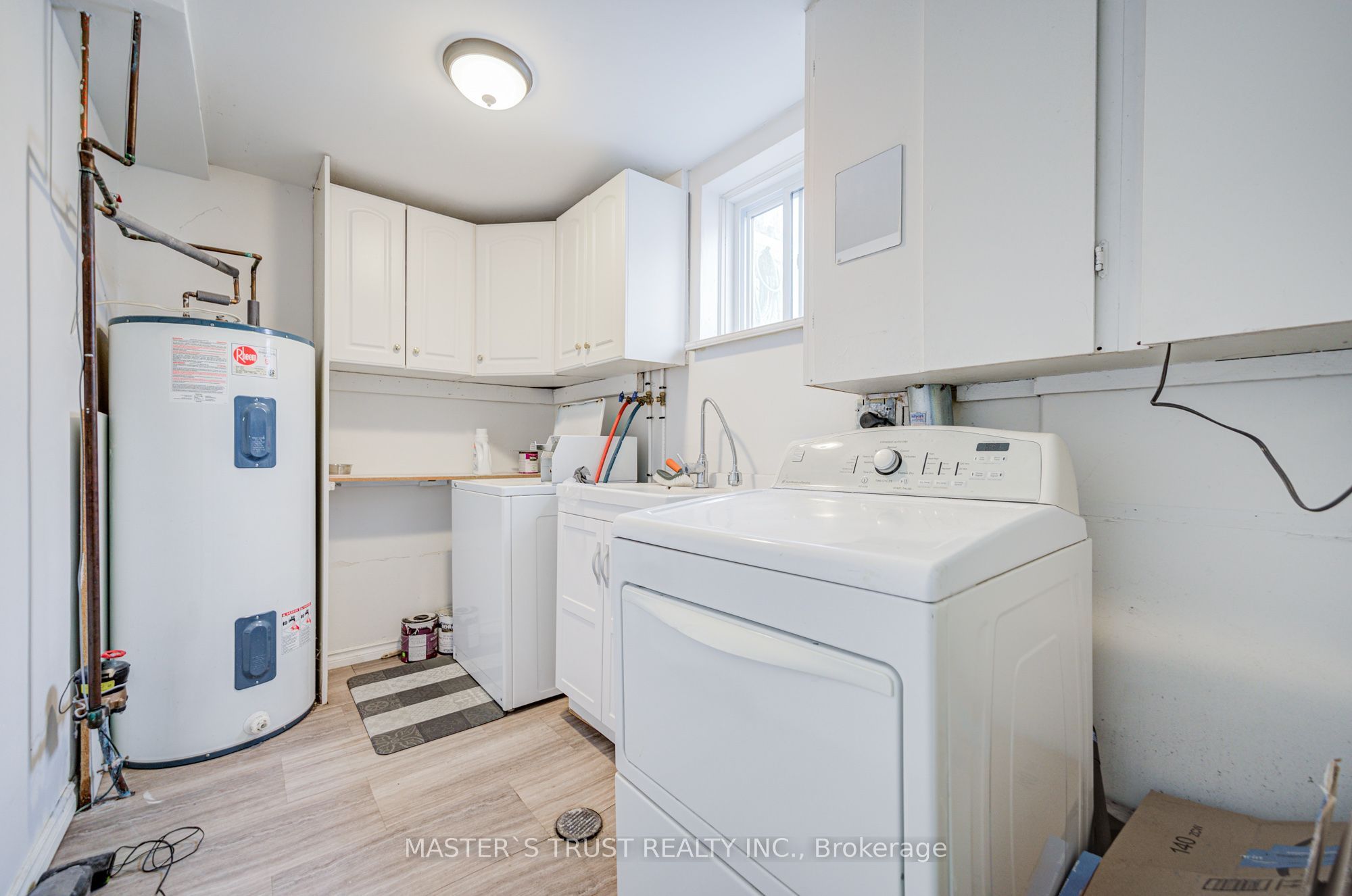 1179 Simcoe Street S Unit 2 Property Photo 9
