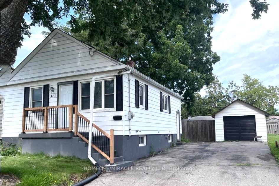 373 Drew Street E Property Photo 1