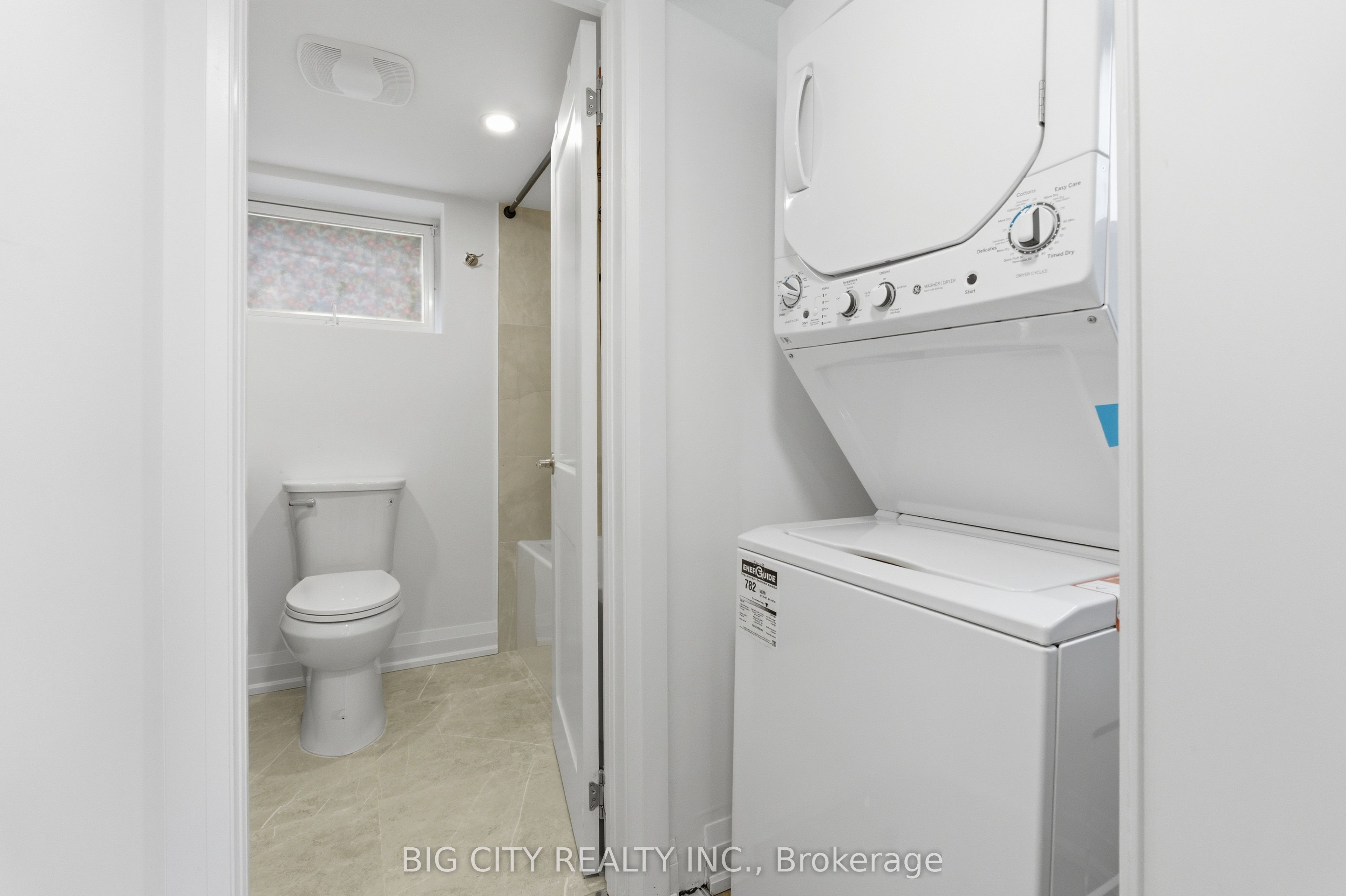 203 Park Road S (lower) Property Photo 13