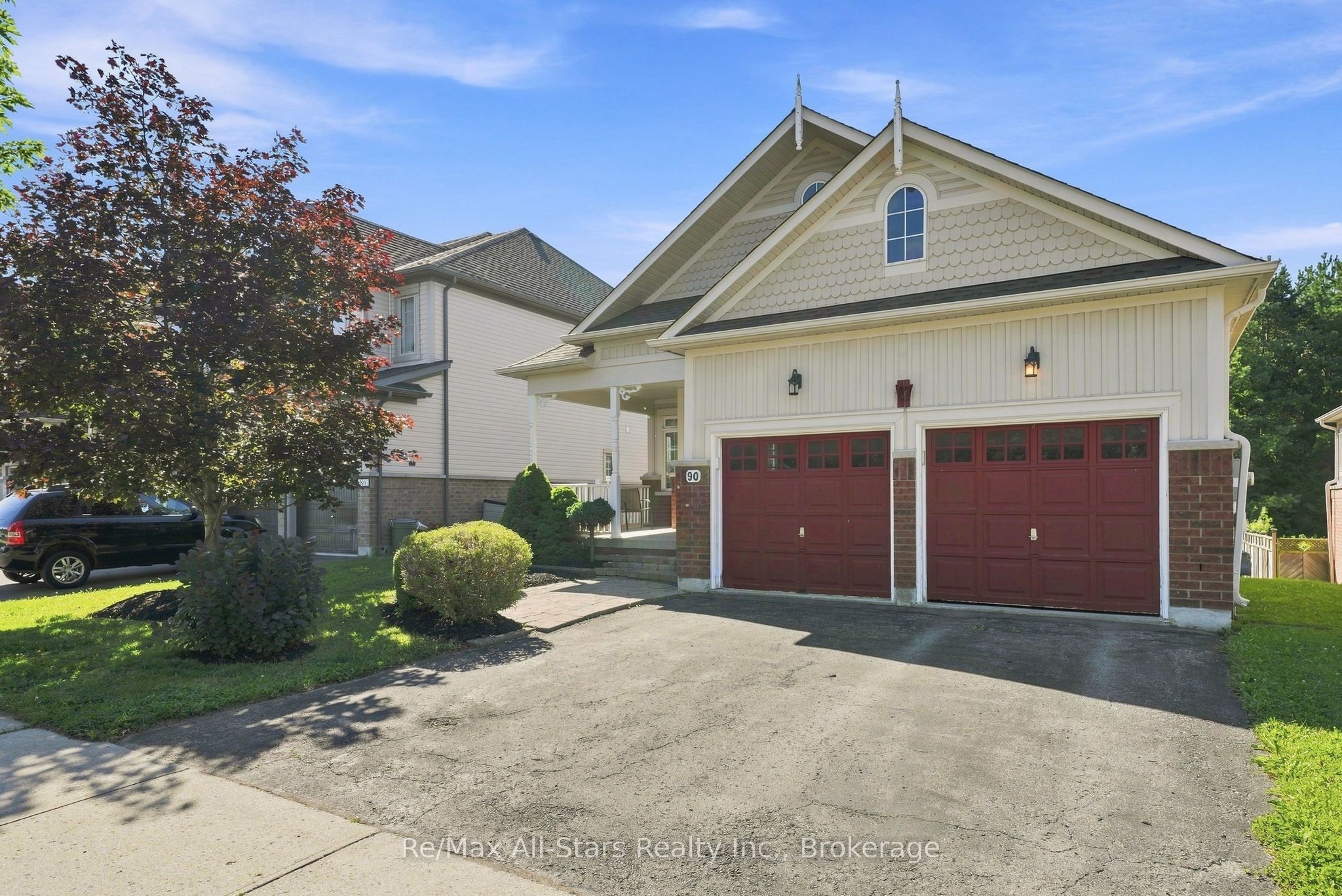 90 Roseborough Drive Property Photo 3