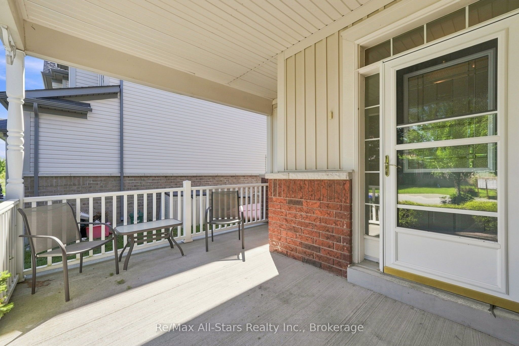 90 Roseborough Drive Property Photo 5
