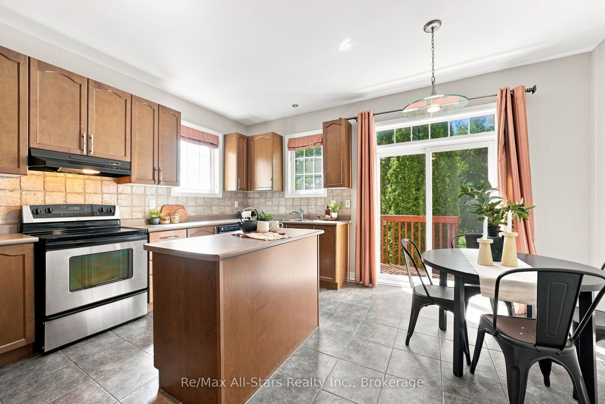 90 Roseborough Drive Property Photo 13