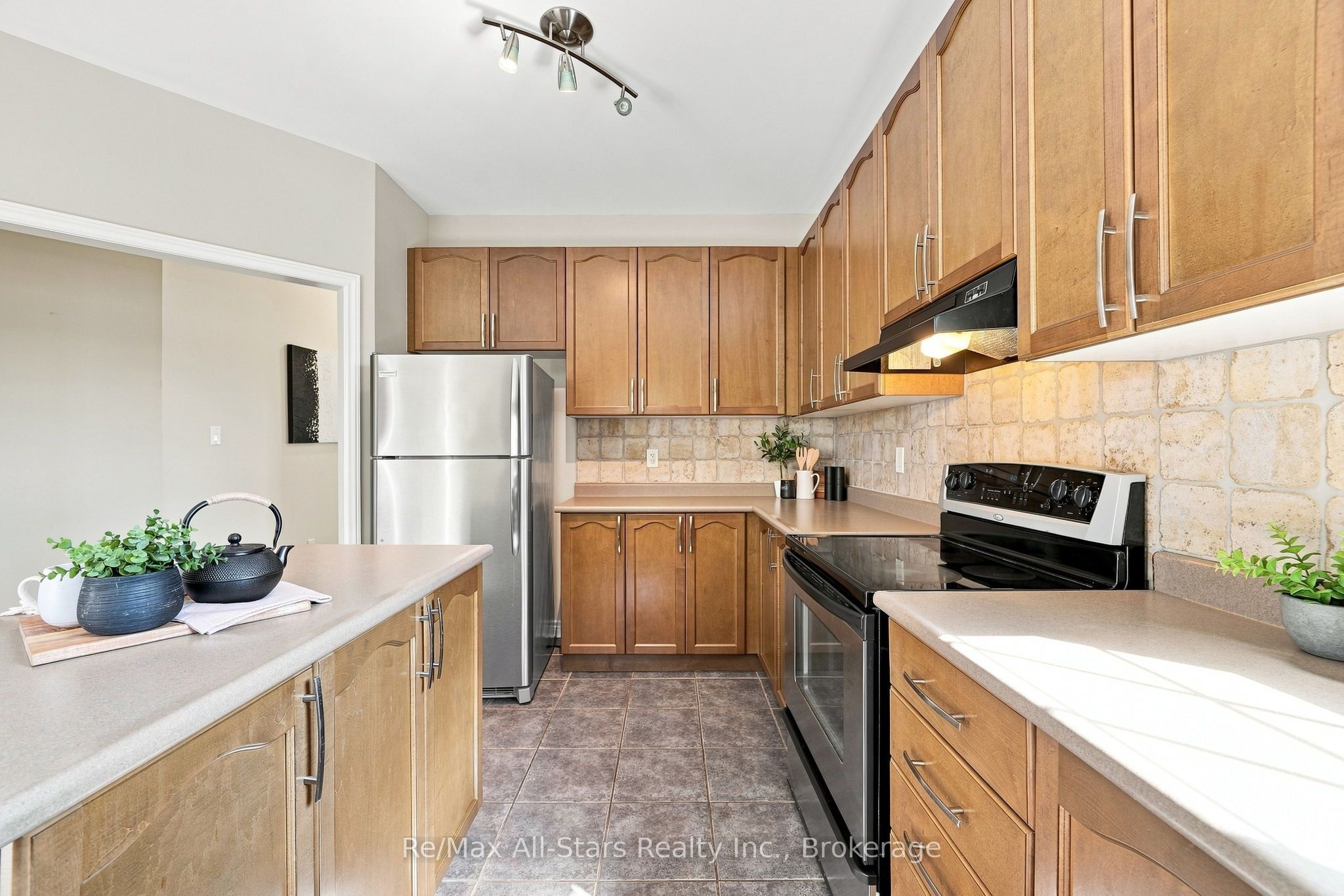 90 Roseborough Drive Property Photo 15