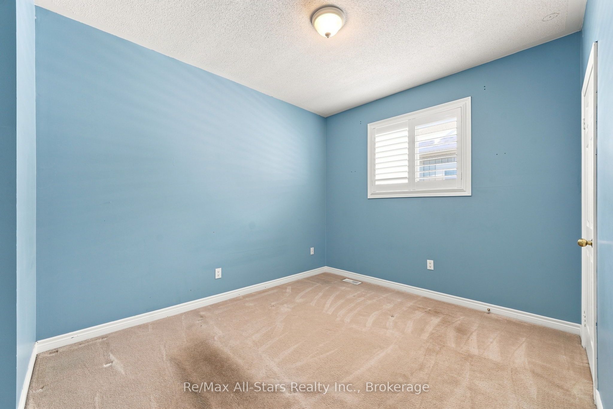 90 Roseborough Drive Property Photo 24