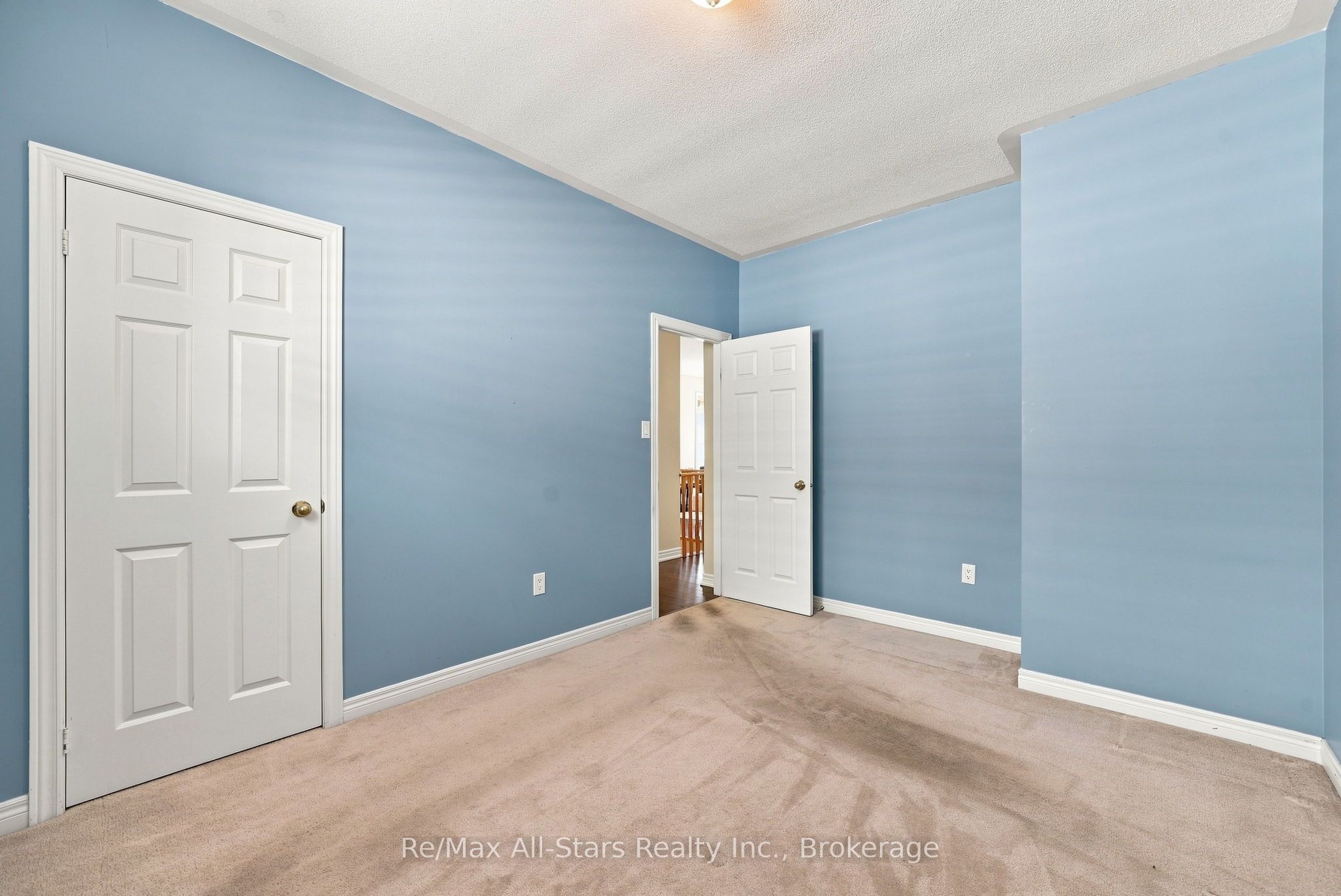 90 Roseborough Drive Property Photo 25