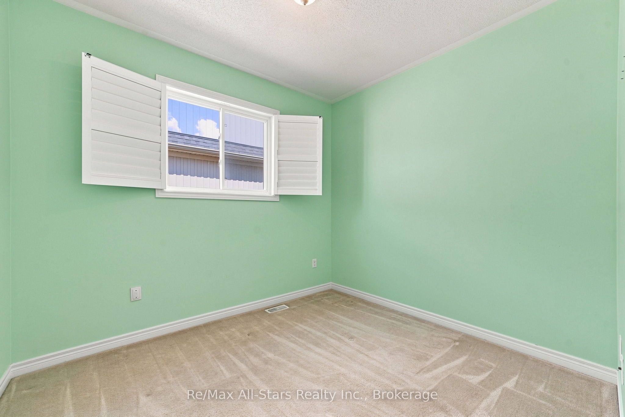 90 Roseborough Drive Property Photo 26