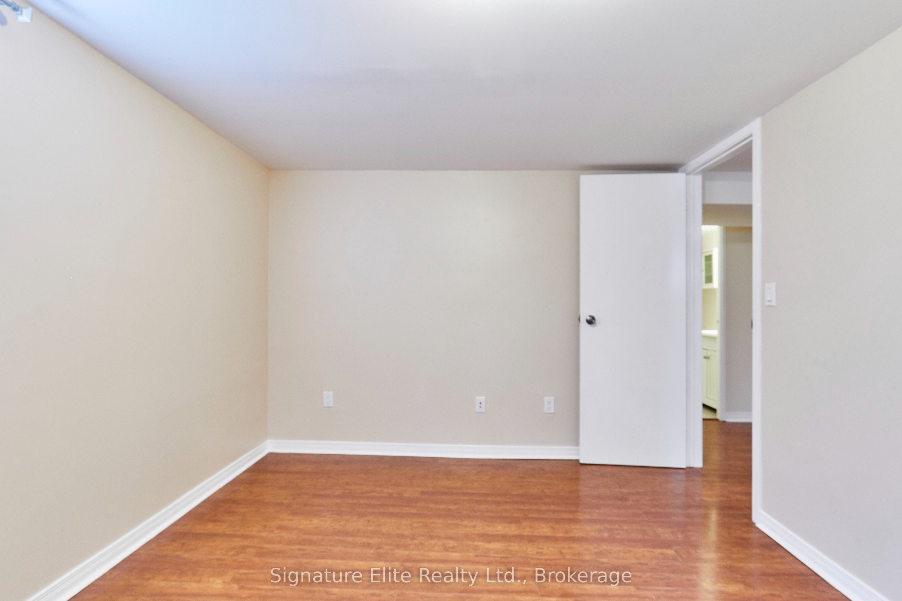 903 King Street E Lower Property Photo 12