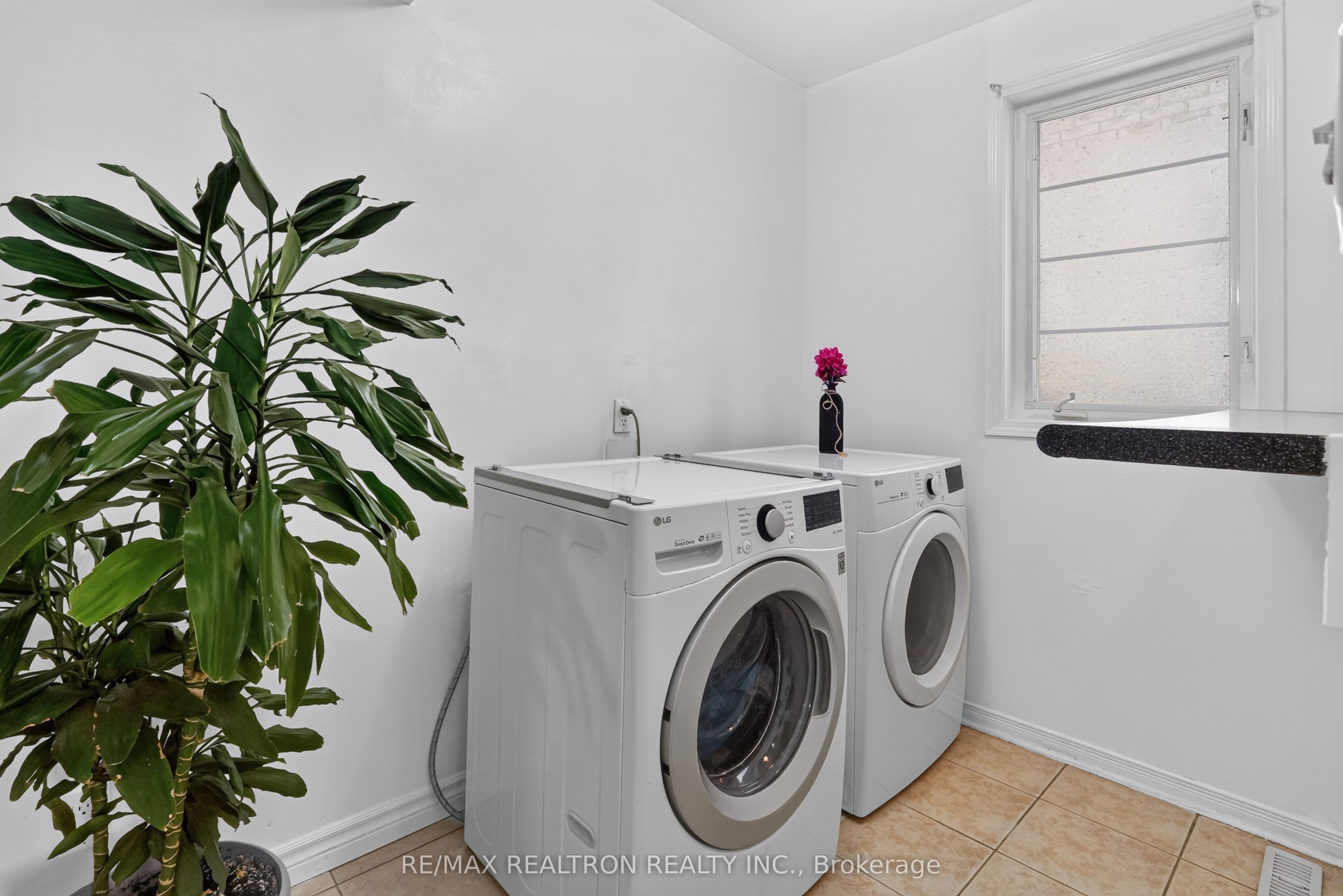 24 Cullcastle Street Property Photo 33