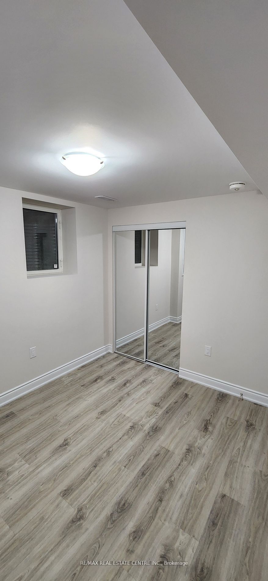 15 Dagwell Crescent Basement Property Photo 6