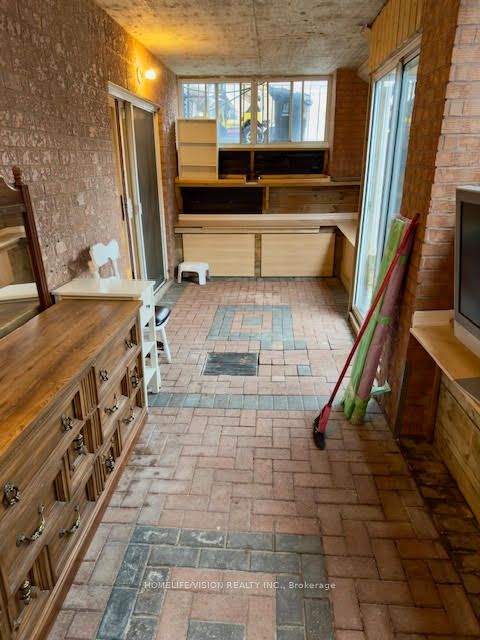 245 Floyd Avenue Bsmt Property Photo 4