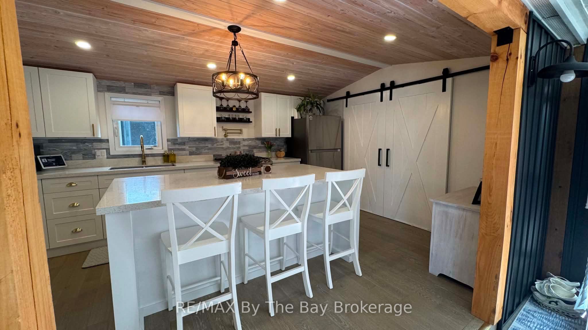 225 Platten Boulevard 420 Property Photo 10