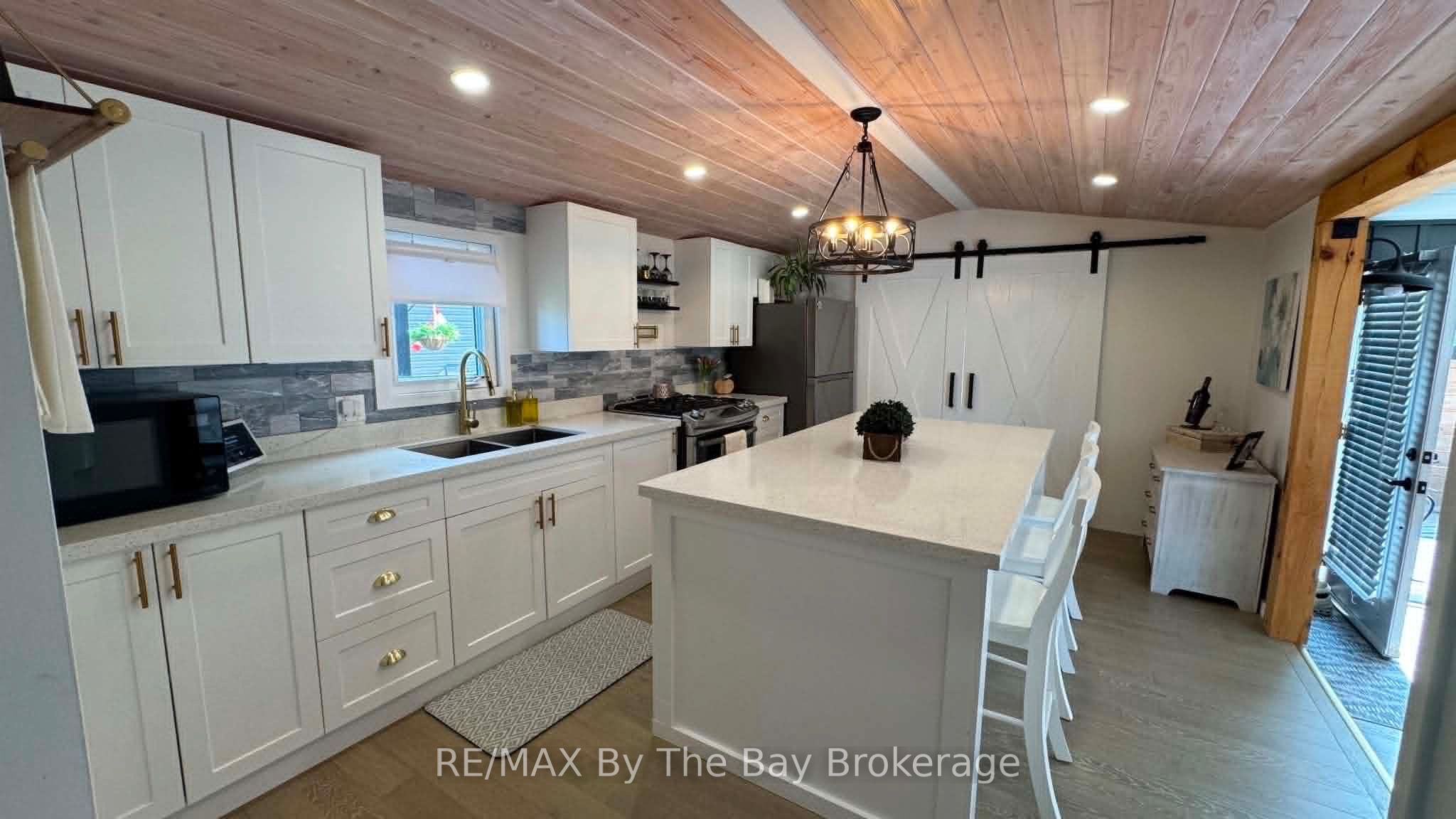 225 Platten Boulevard 420 Property Photo 12