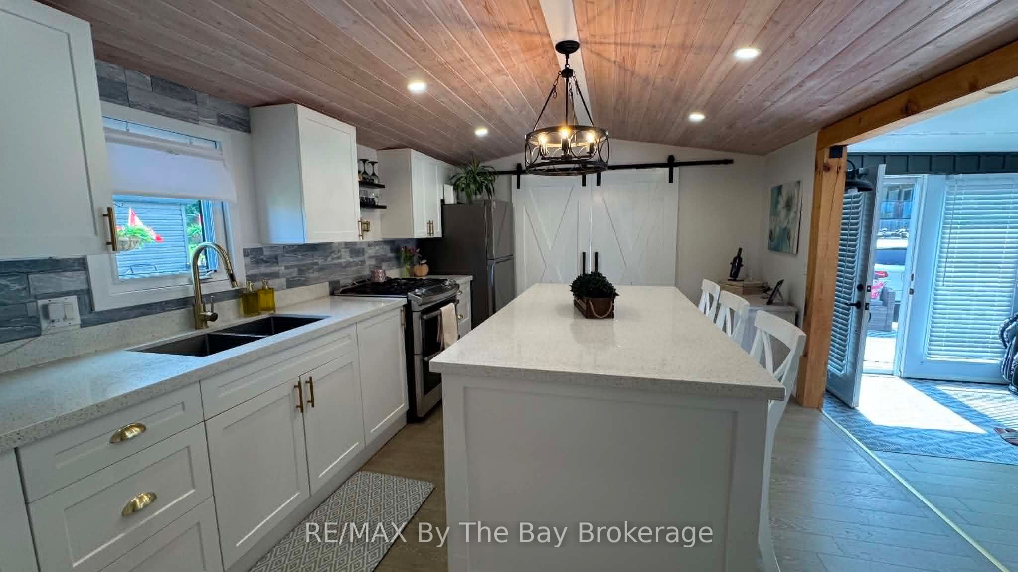 225 Platten Boulevard 420 Property Photo 13