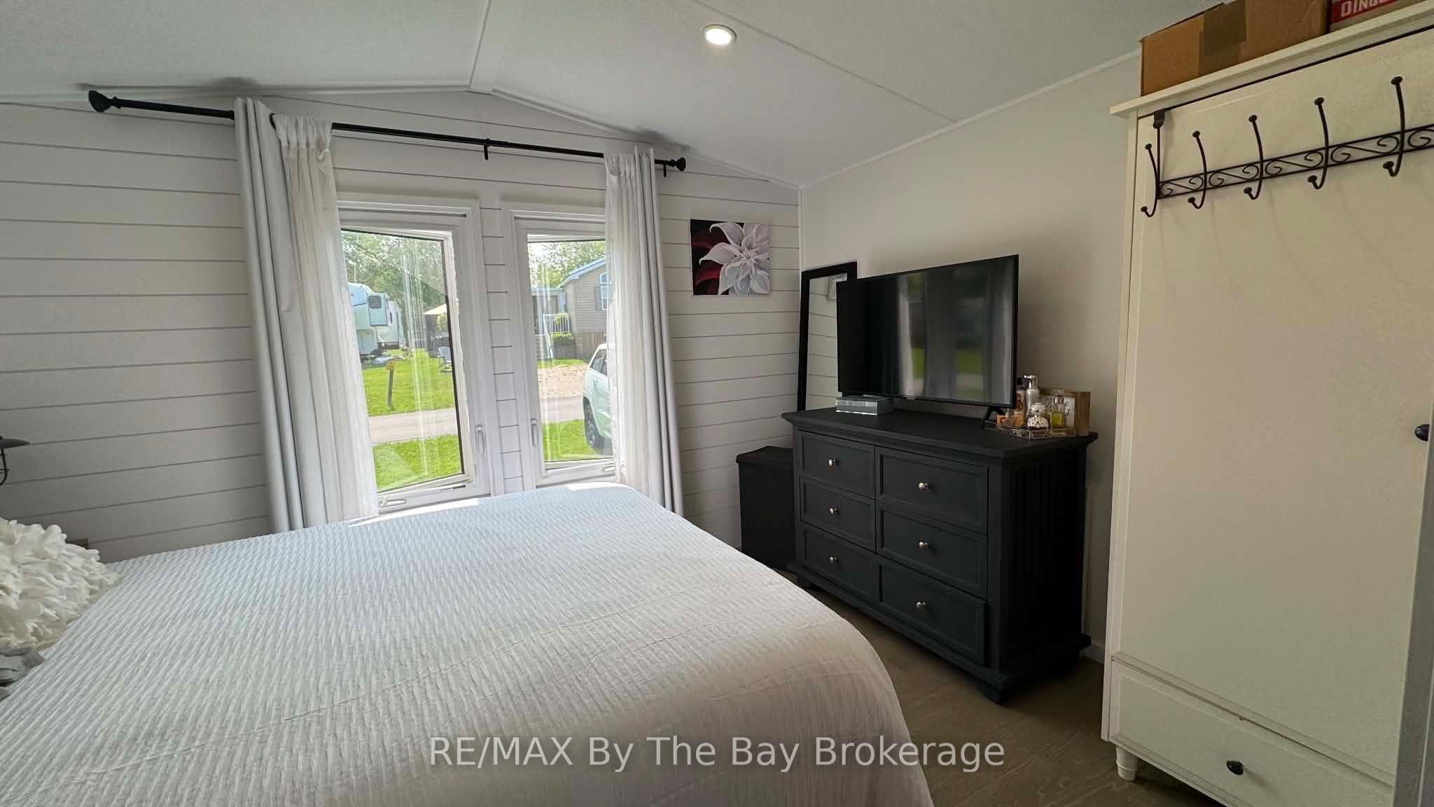 225 Platten Boulevard 420 Property Photo 16