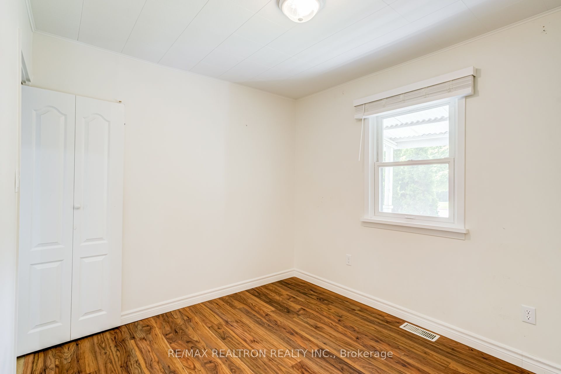 913 Pickering Beach Road Property Photo 20