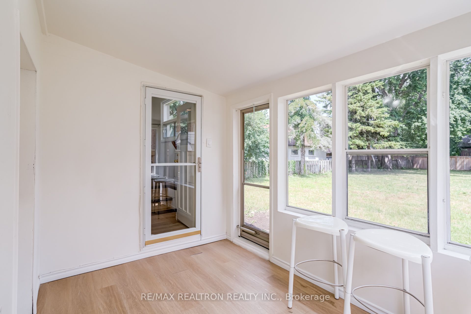 913 Pickering Beach Road Property Photo 33