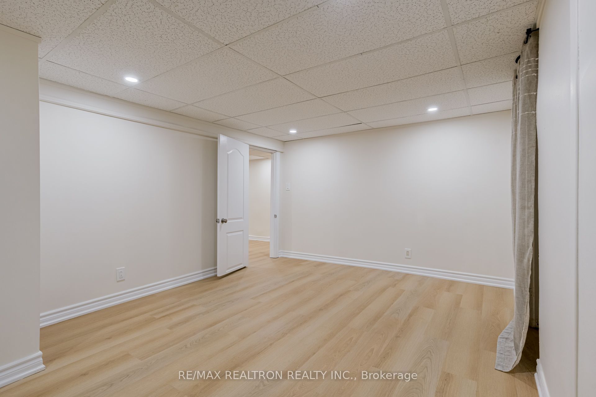 913 Pickering Beach Road Property Photo 40