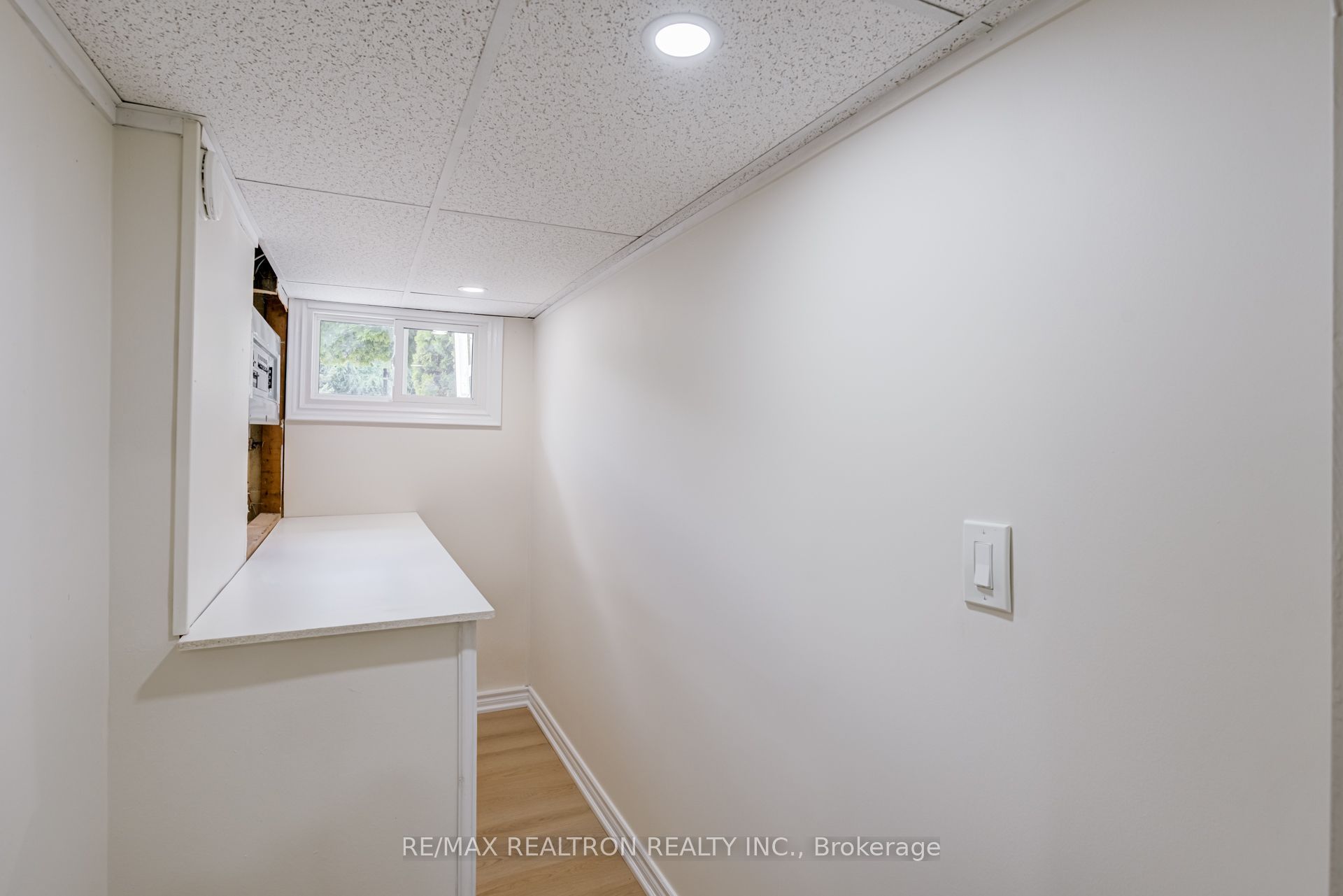 913 Pickering Beach Road Property Photo 41