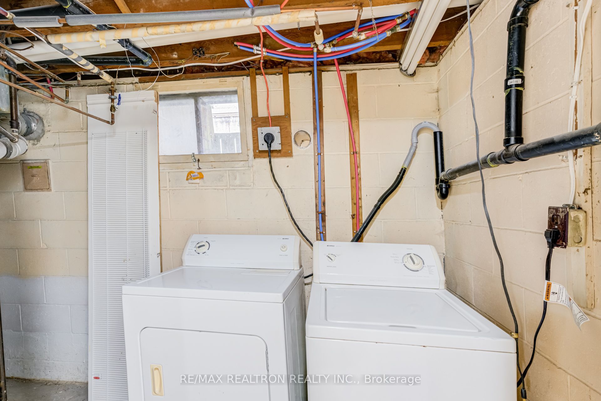 913 Pickering Beach Road Property Photo 42