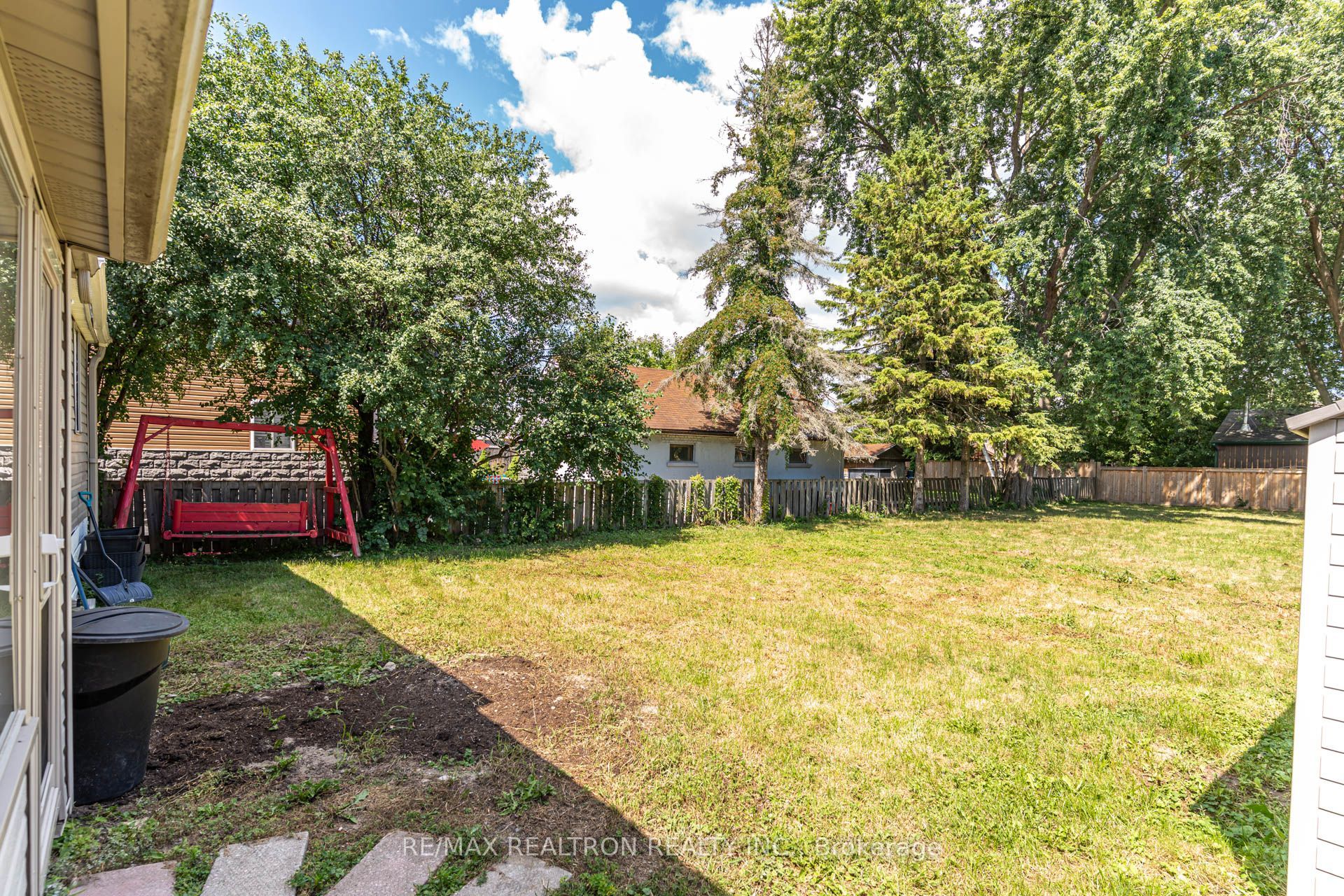 913 Pickering Beach Road Property Photo 43